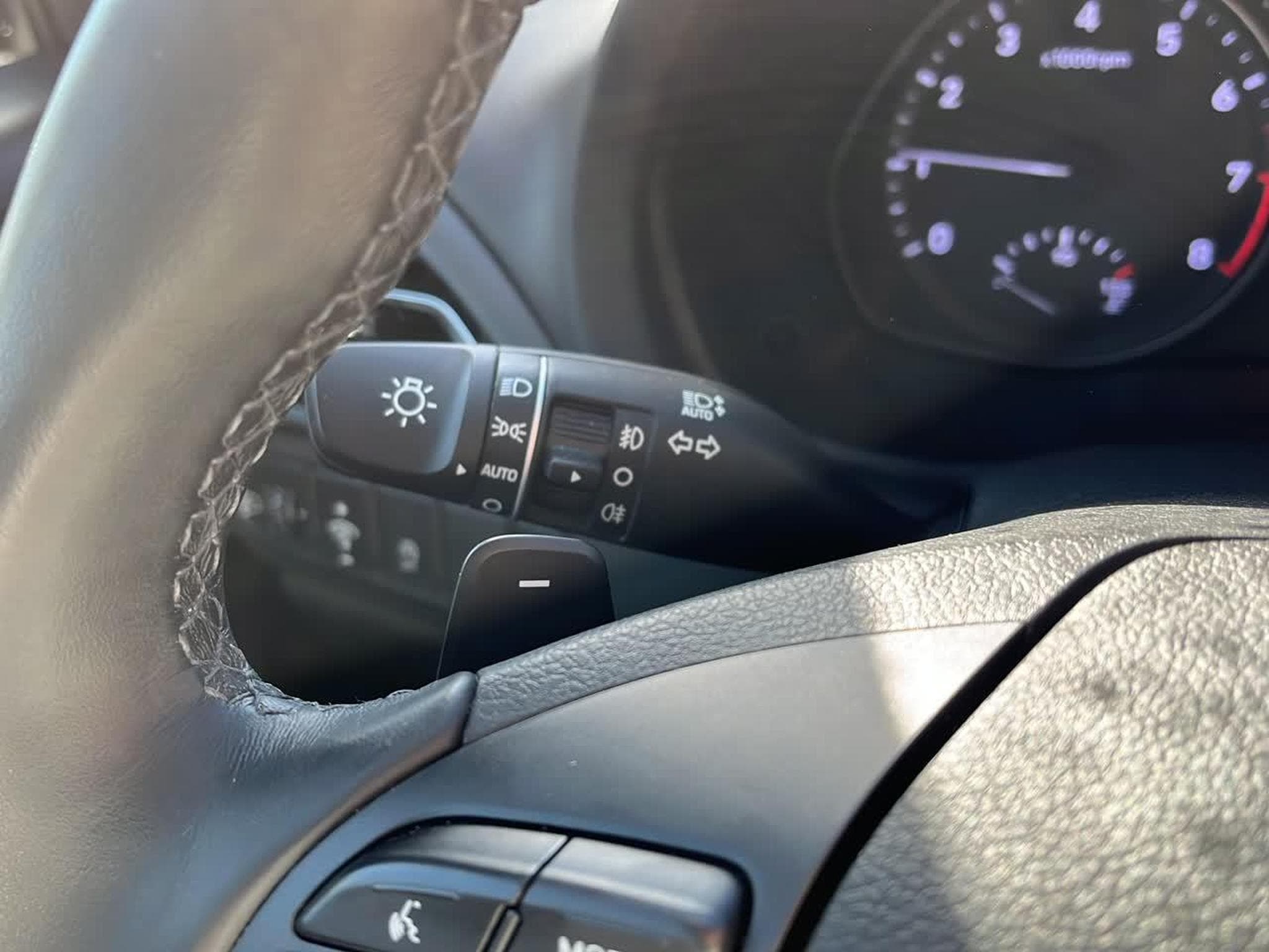 Hyundai I30 1.0 T-GDI 120 HYBRID CREATIVE DCT-7 (2024) - Photo 15