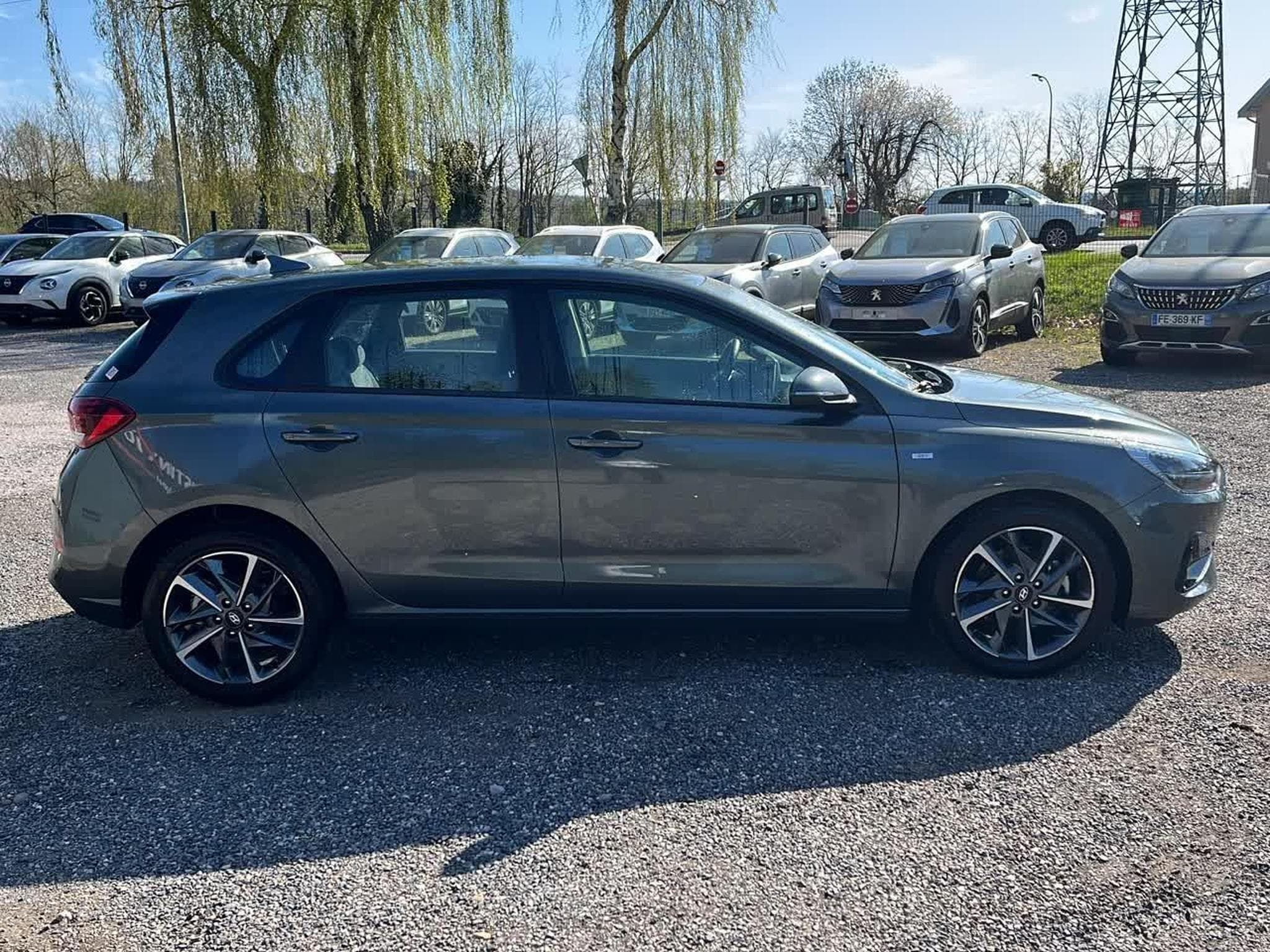 Hyundai I30 1.0 T-GDI 120 HYBRID CREATIVE DCT-7 (2024) - Photo 4