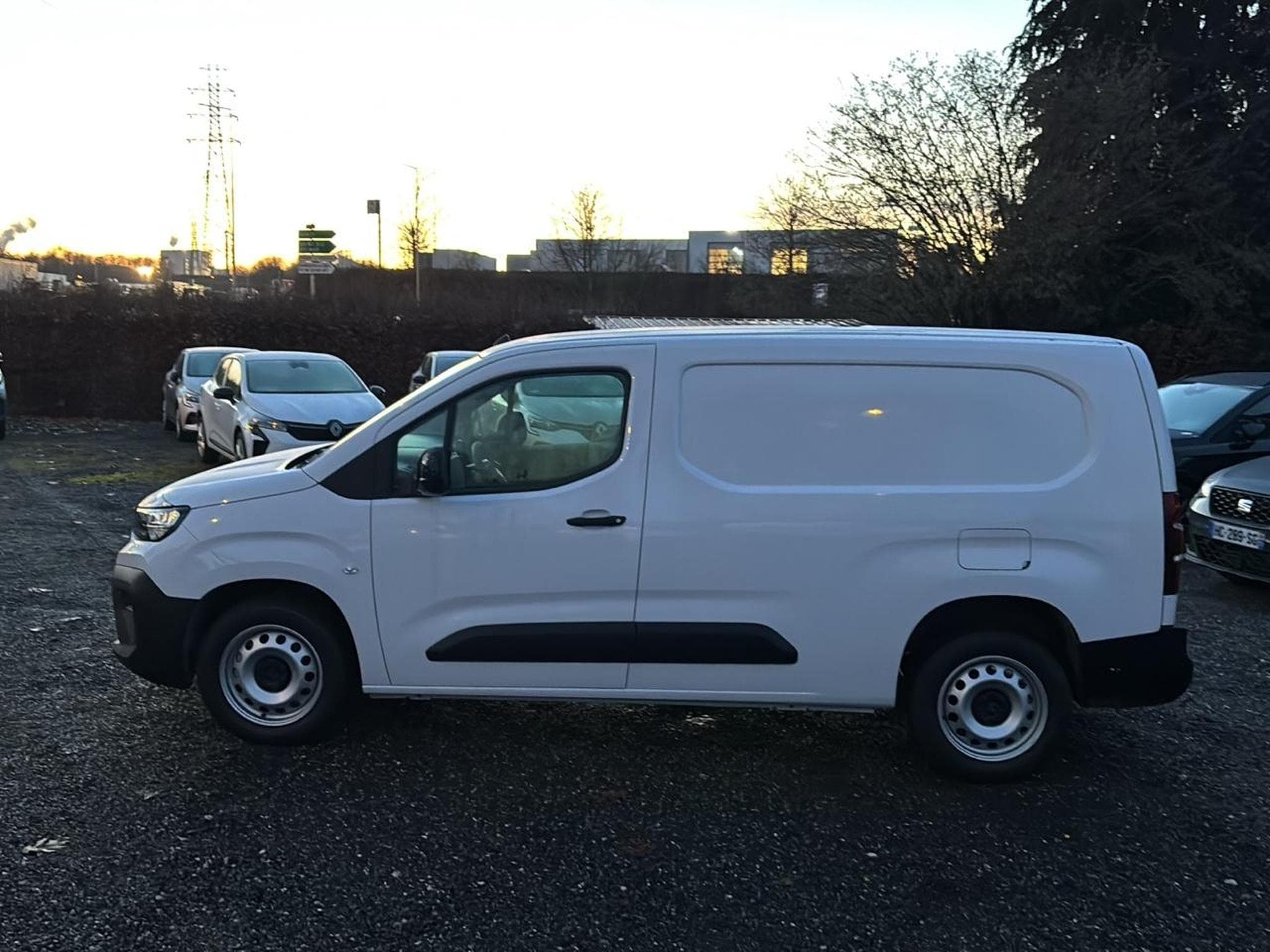 Citroen BERLINGO VAN XL 950KG BLUEHDI 130 EAT8 (2025) - Foto 8