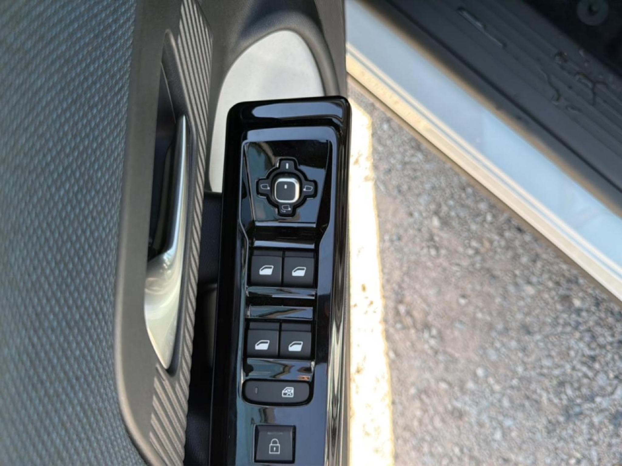 Citroen C5 AIRCROSS 1.2 HYBRIDE 145 PLUS BOITE AUTOMATIQUE (2026) - Photo 17
