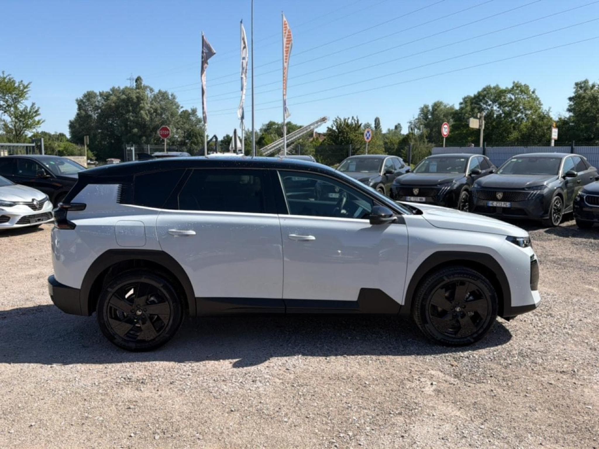 Citroen C5 AIRCROSS 1.2 HYBRIDE 145 PLUS BOITE AUTOMATIQUE (2026) - Photo 4