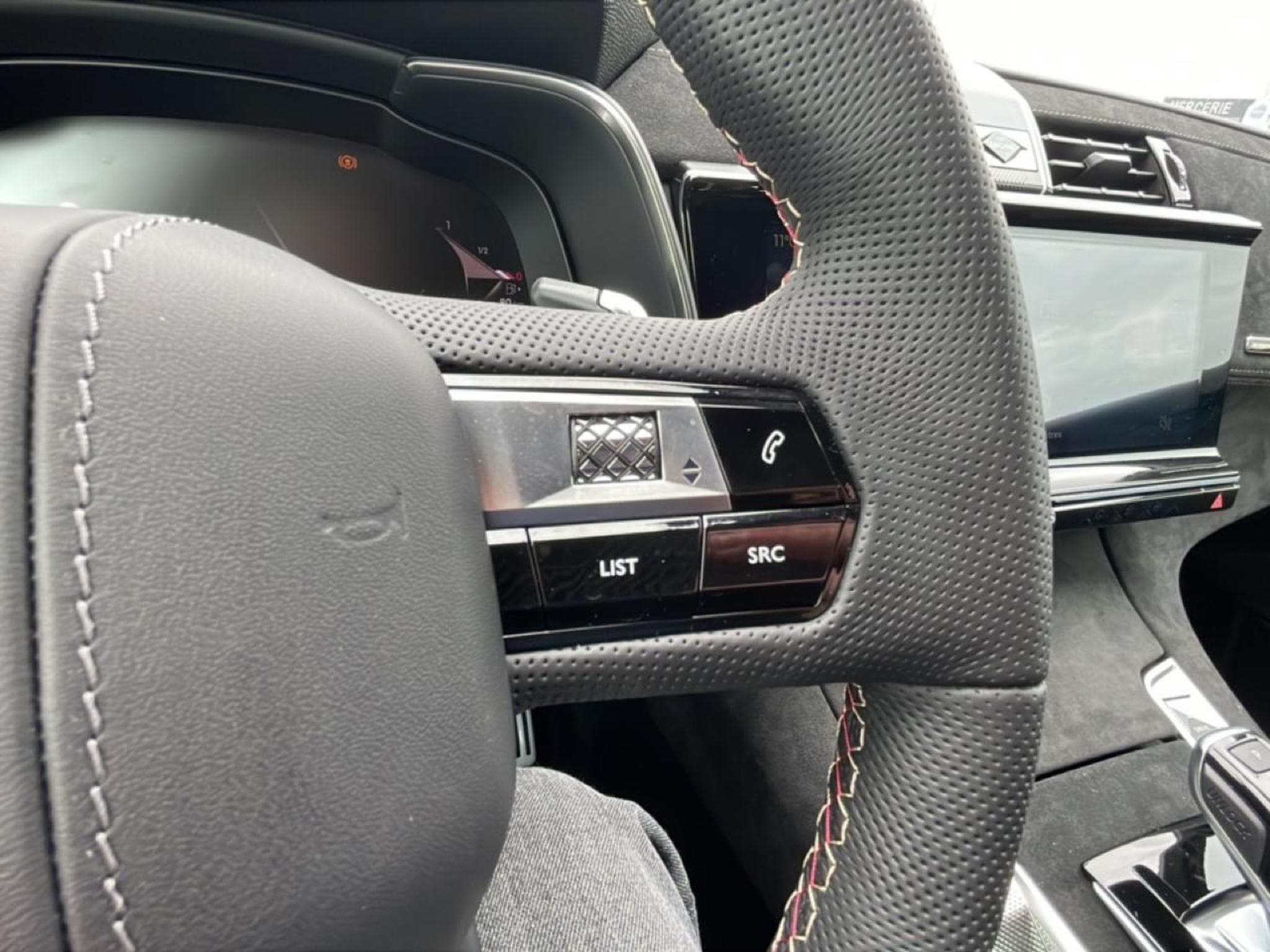 DS Automobiles DS7 1.5 BLUEHDI 130 PERFORMANCE LINE (2026) - Photo 15
