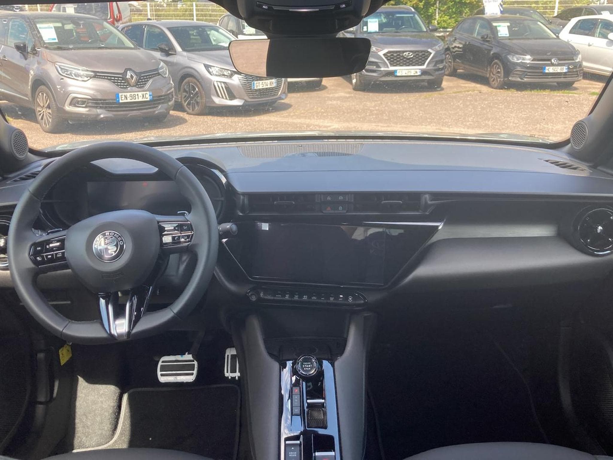 Alfa-Romeo JUNIOR 1.2 IBRIDA 145 SPECIALE E-DCT6 (2026) - Foto 10