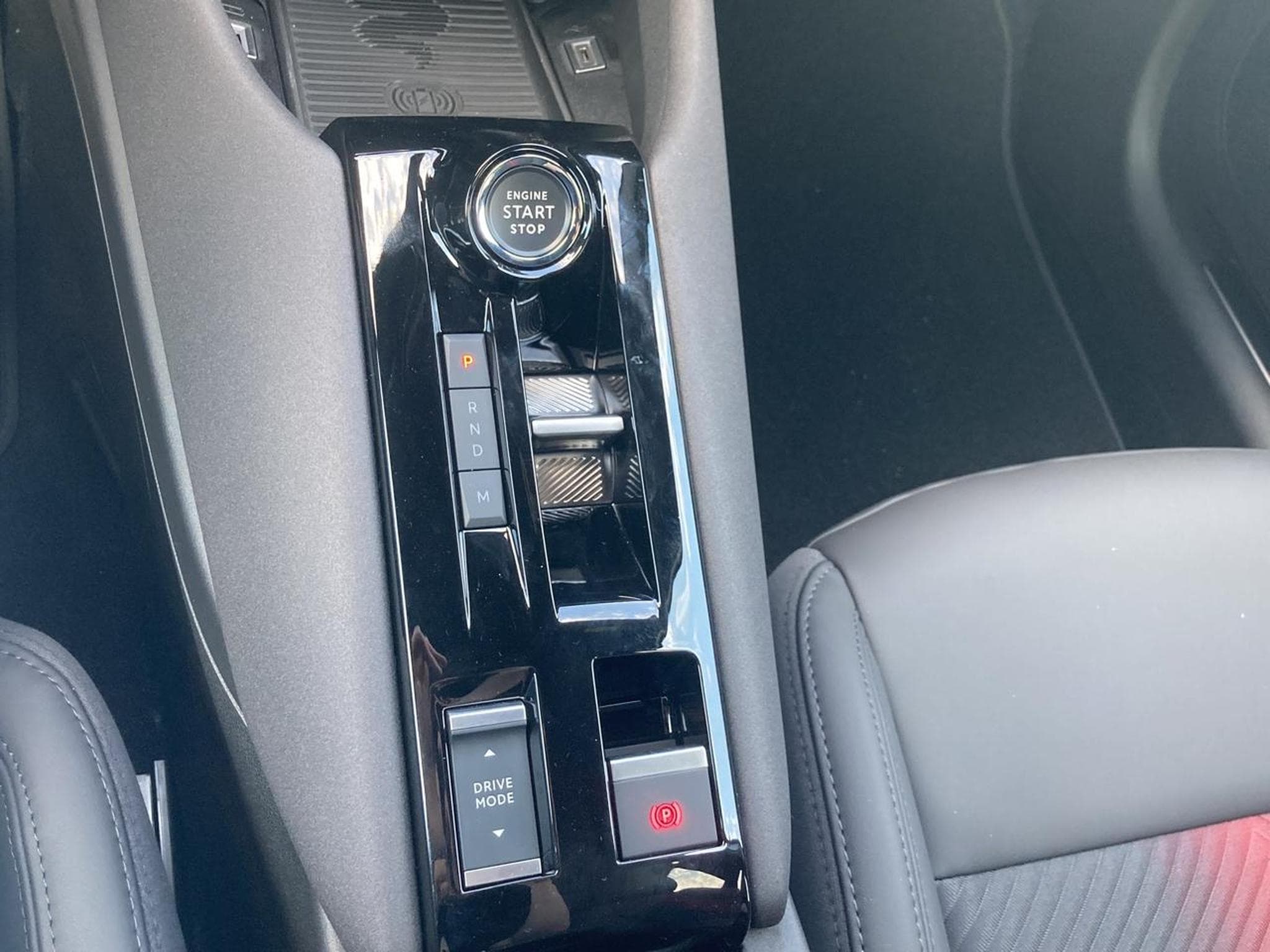 Alfa-Romeo JUNIOR 1.2 IBRIDA 145 SPECIALE E-DCT6 (2026) - Foto 19