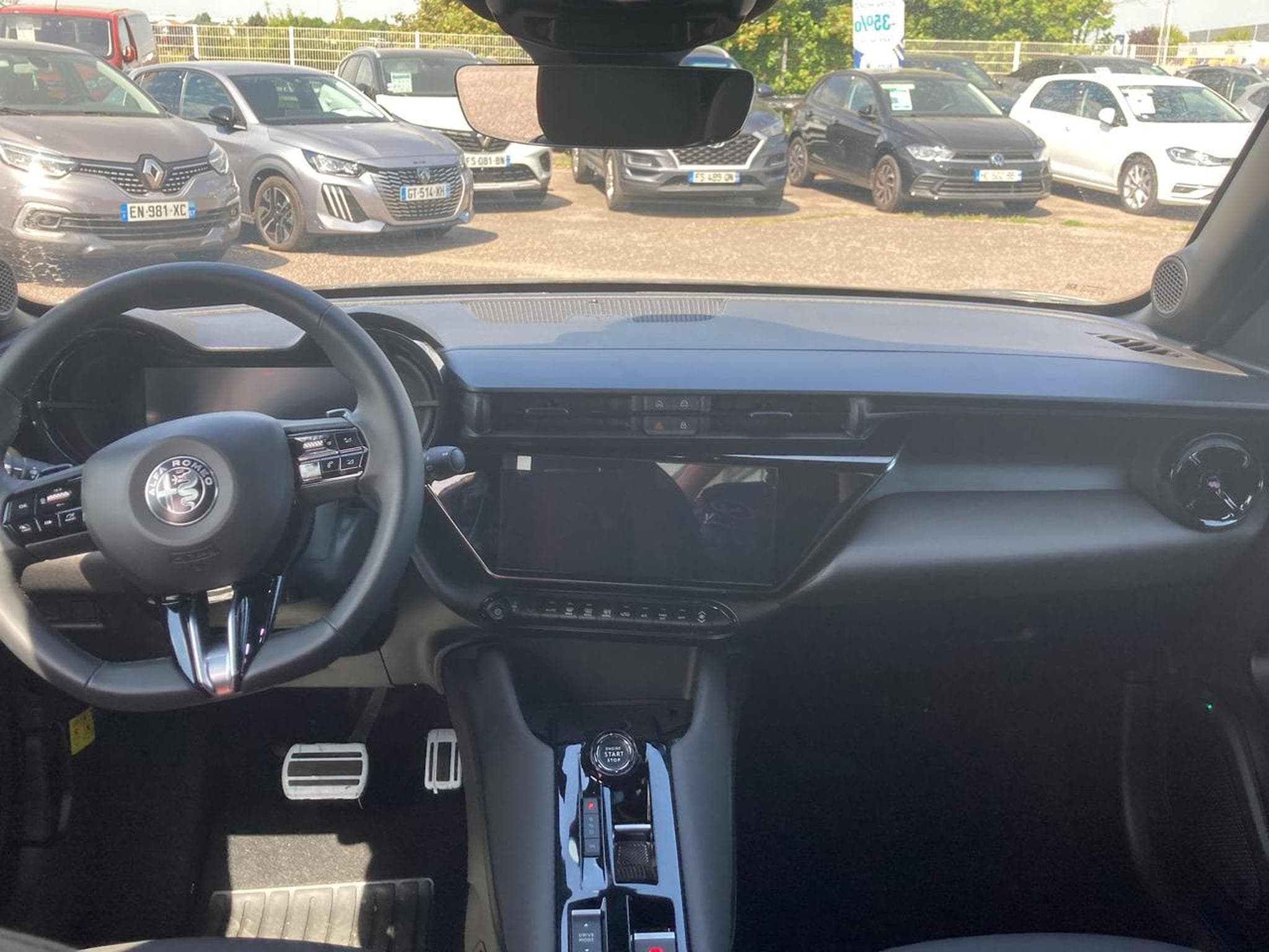 Alfa-Romeo JUNIOR 1.2 IBRIDA 145 SPECIALE E-DCT6 (2026) - Foto 10