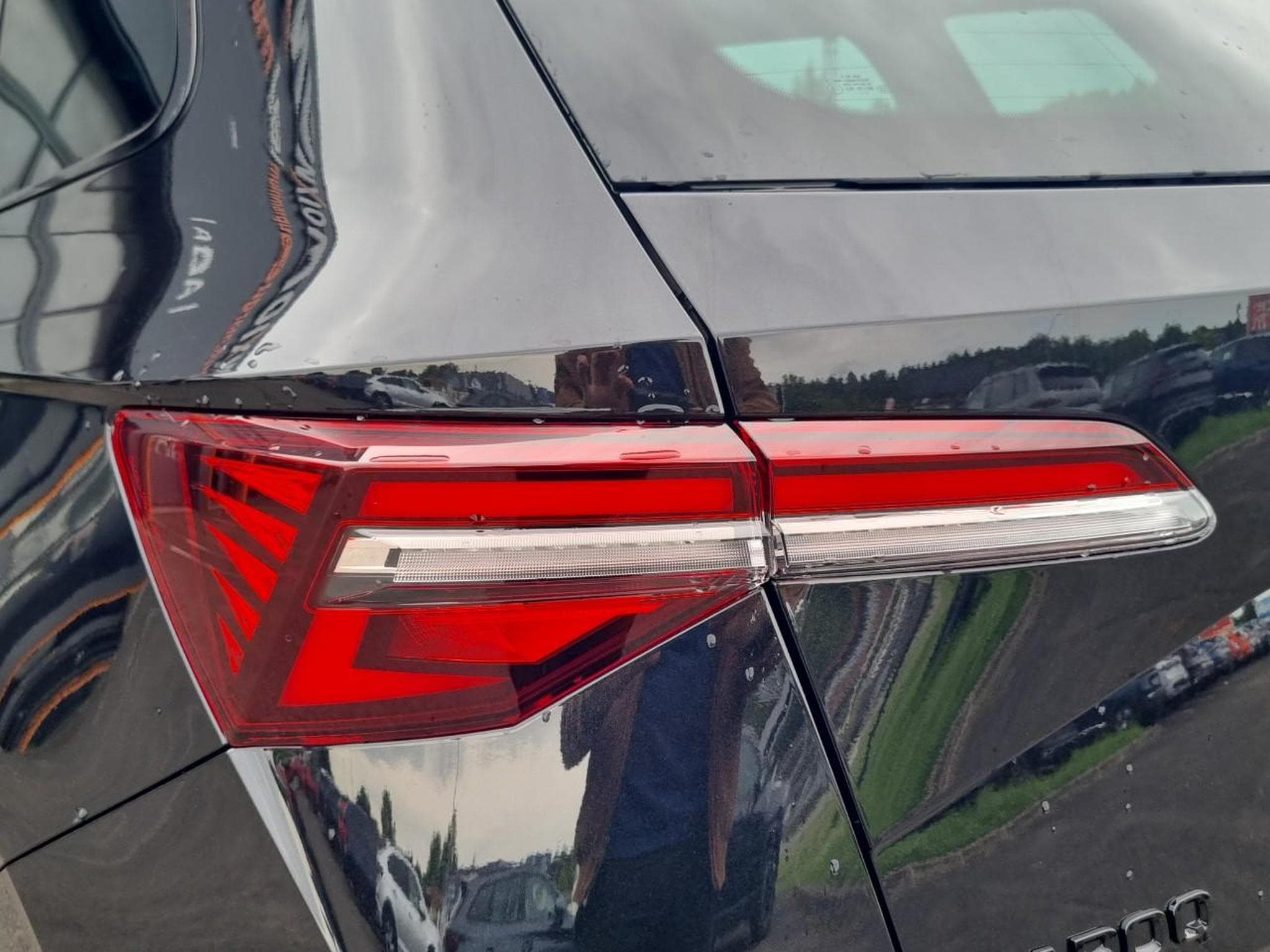 Skoda KAROQ 1.5 TSI 150 SPORTLINE DSG7 (2025) - Foto 12