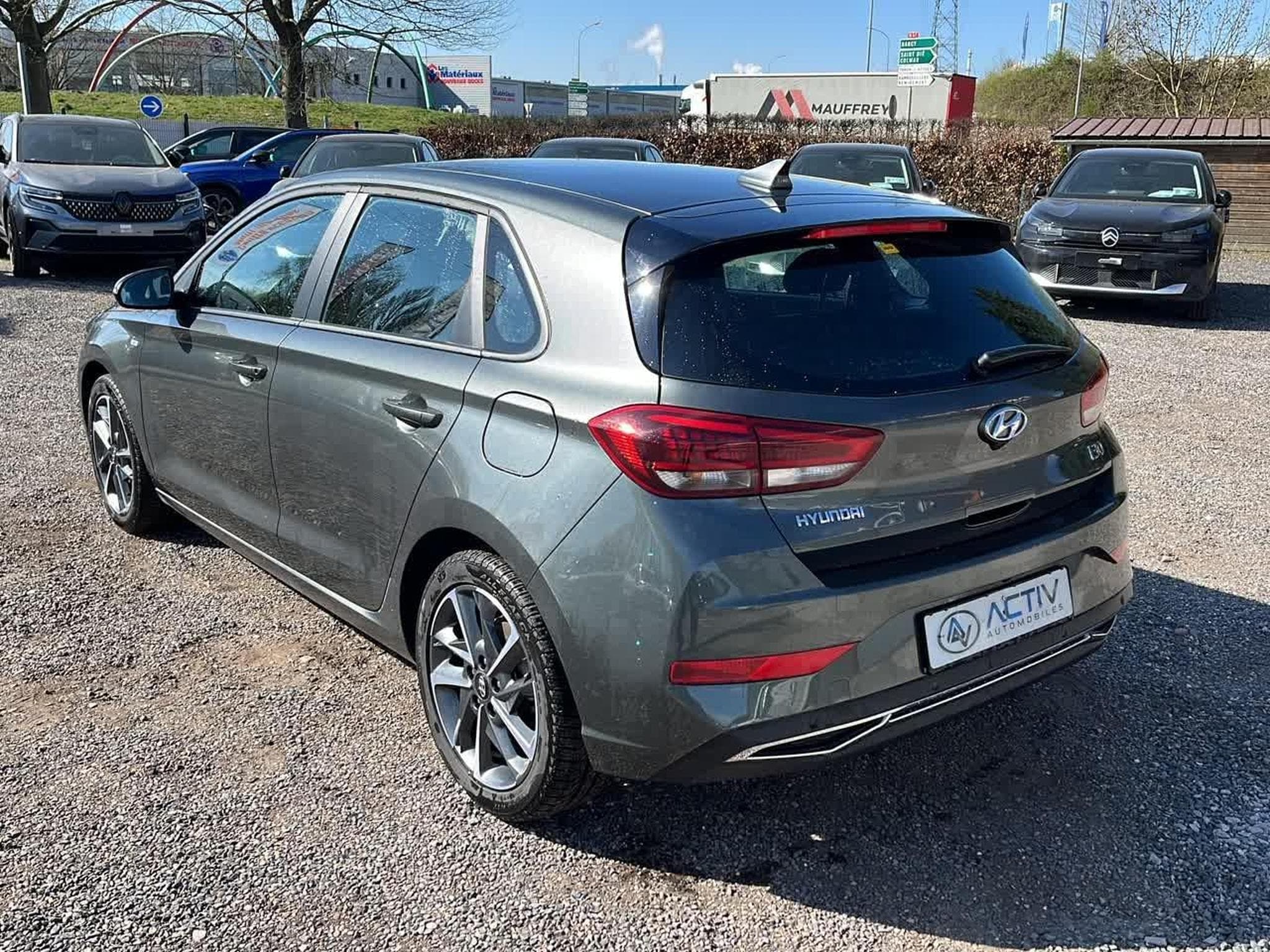 Hyundai I30 1.0 T-GDI 120 HYBRID CREATIVE DCT-7 (2024) - Foto 7