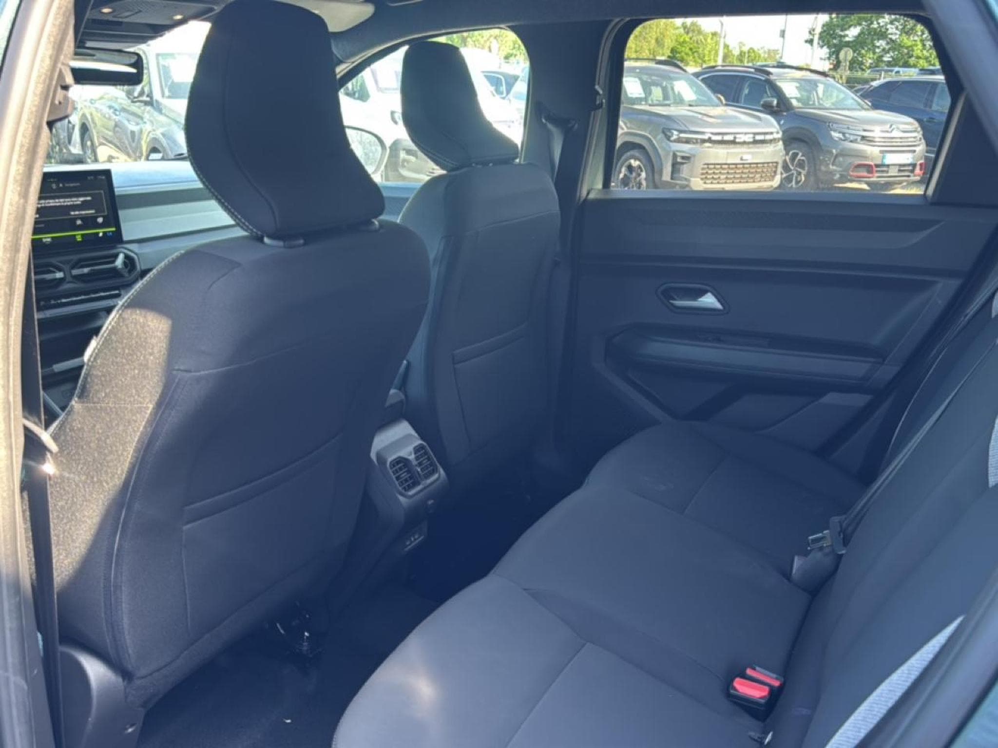 Dacia BIGSTER 1.2 MILD HYBRID 140 JOURNEY (2026) - Foto 15