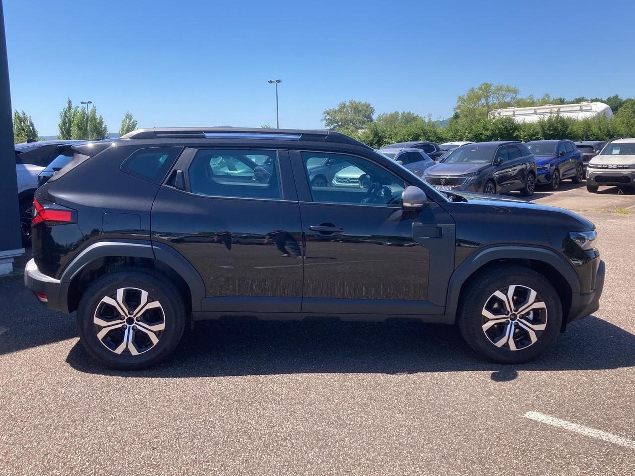 Dacia DUSTER 1.2 TCE 130 EXPRESSION 4X2 (2025) - Foto 4