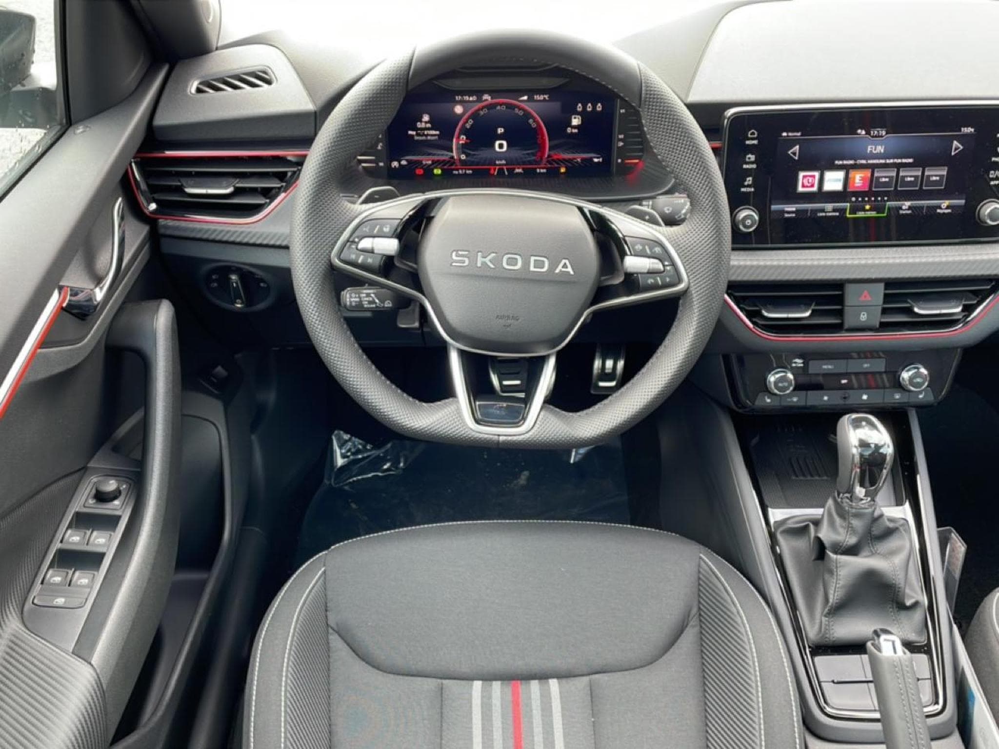 Skoda KAMIQ 1.0 TSI EVO 2 116 MONTE CARLO DSG7 (2026) - Photo 10