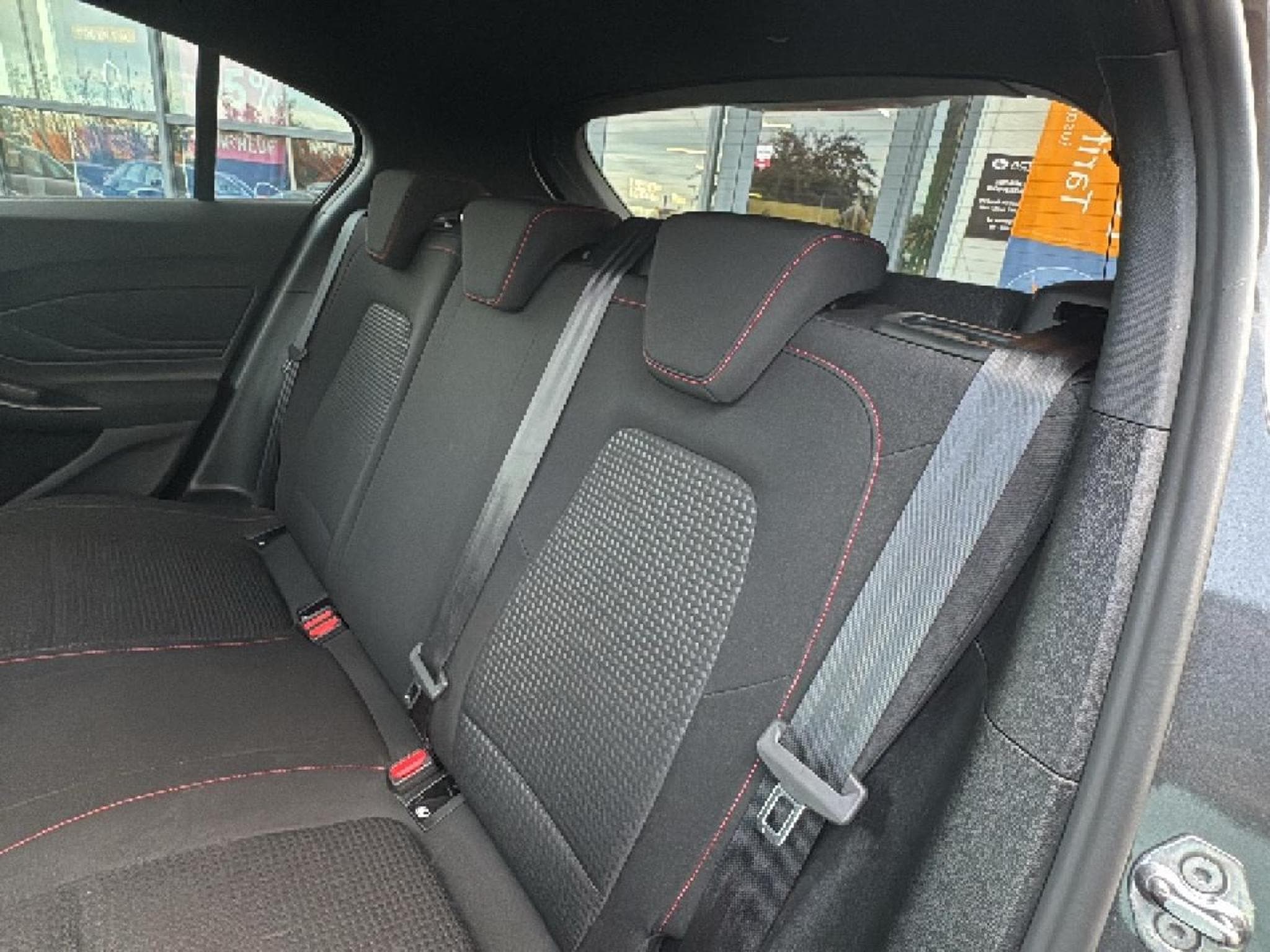 Ford Focus 1.5 ECOBLUE 115 ST-LINE BVA8 (2024) - Photo 12