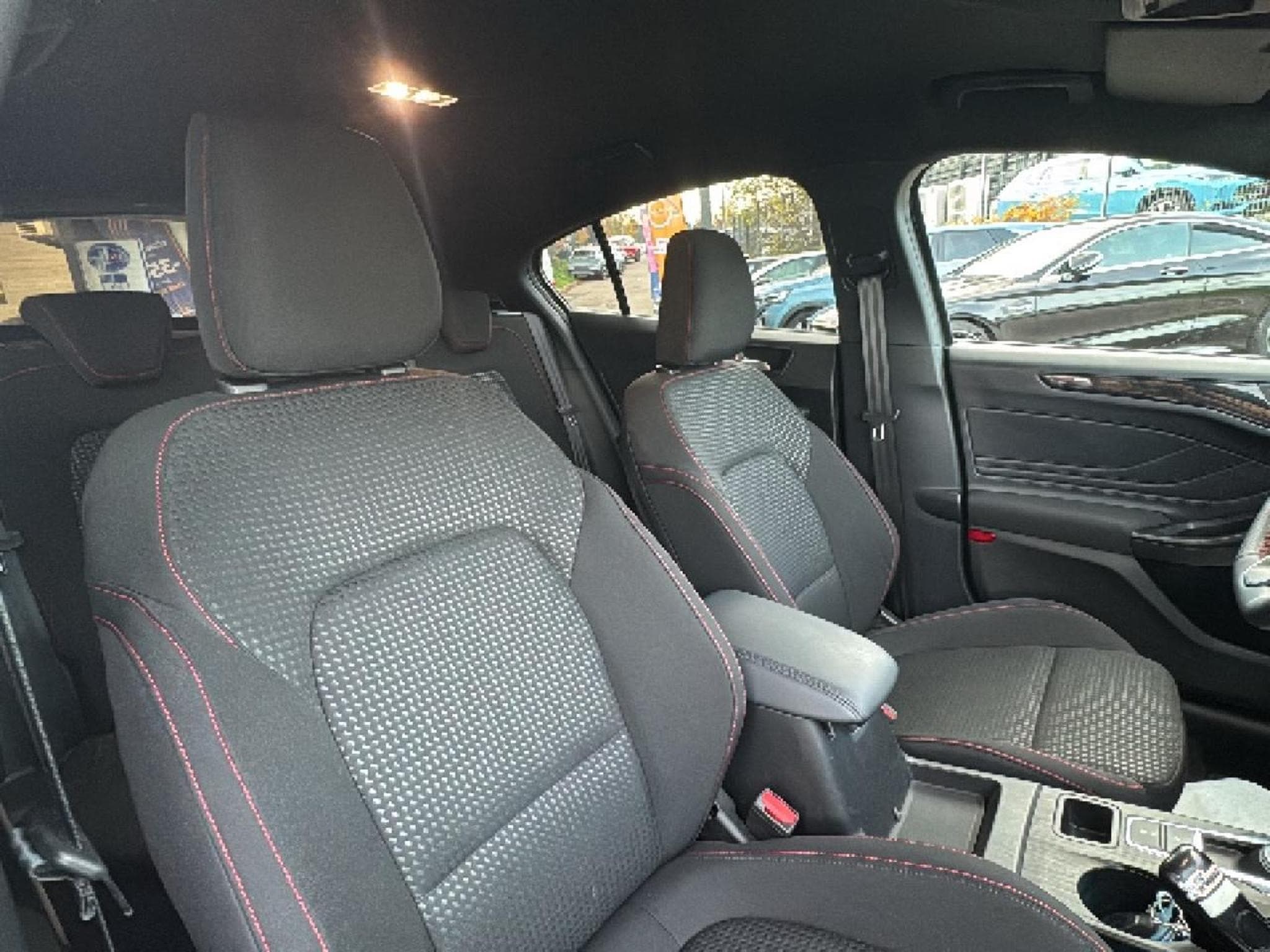 Ford Focus 1.5 ECOBLUE 115 ST-LINE BVA8 (2024) - Photo 16