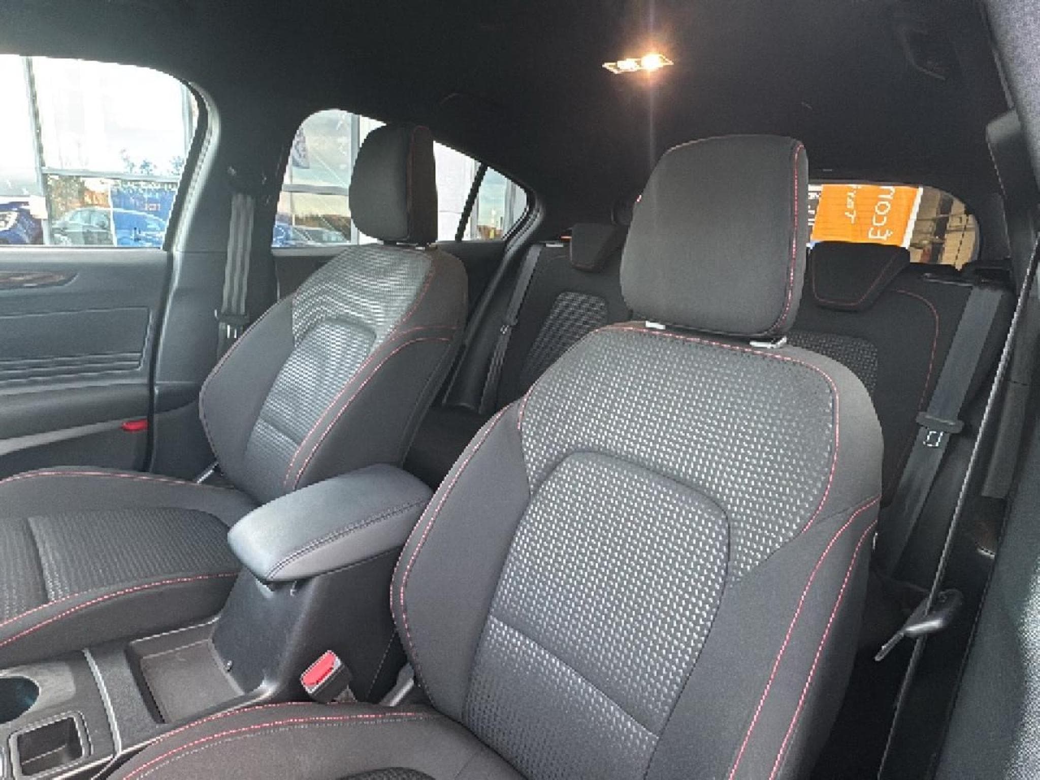 Ford Focus 1.5 ECOBLUE 115 ST-LINE BVA8 (2024) - Photo 20