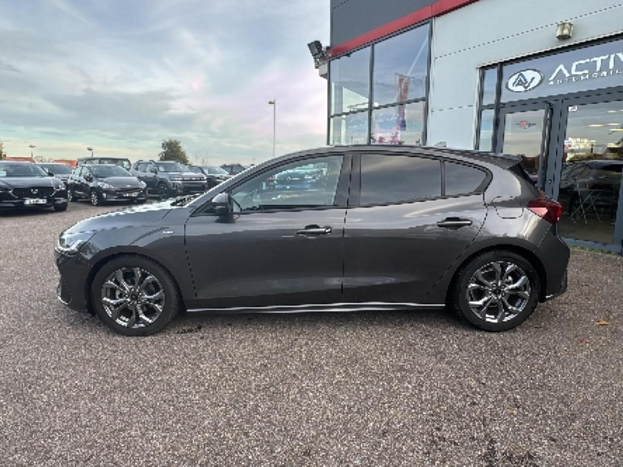 Ford Focus 1.5 ECOBLUE 115 ST-LINE BVA8 (2024) - Photo 8