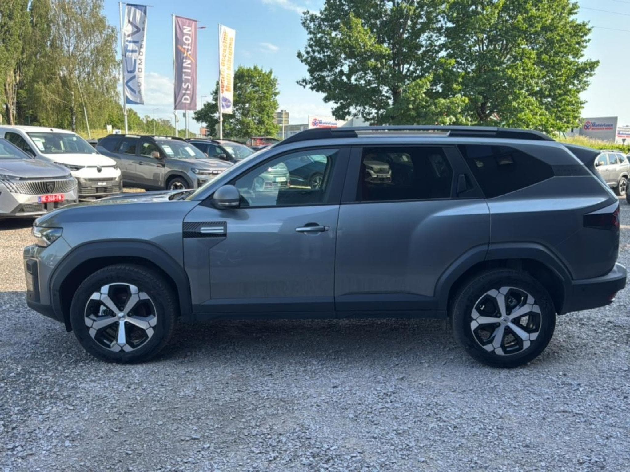 Dacia BIGSTER 1.2 MILD HYBRID 140 JOURNEY (2026) - Foto 8