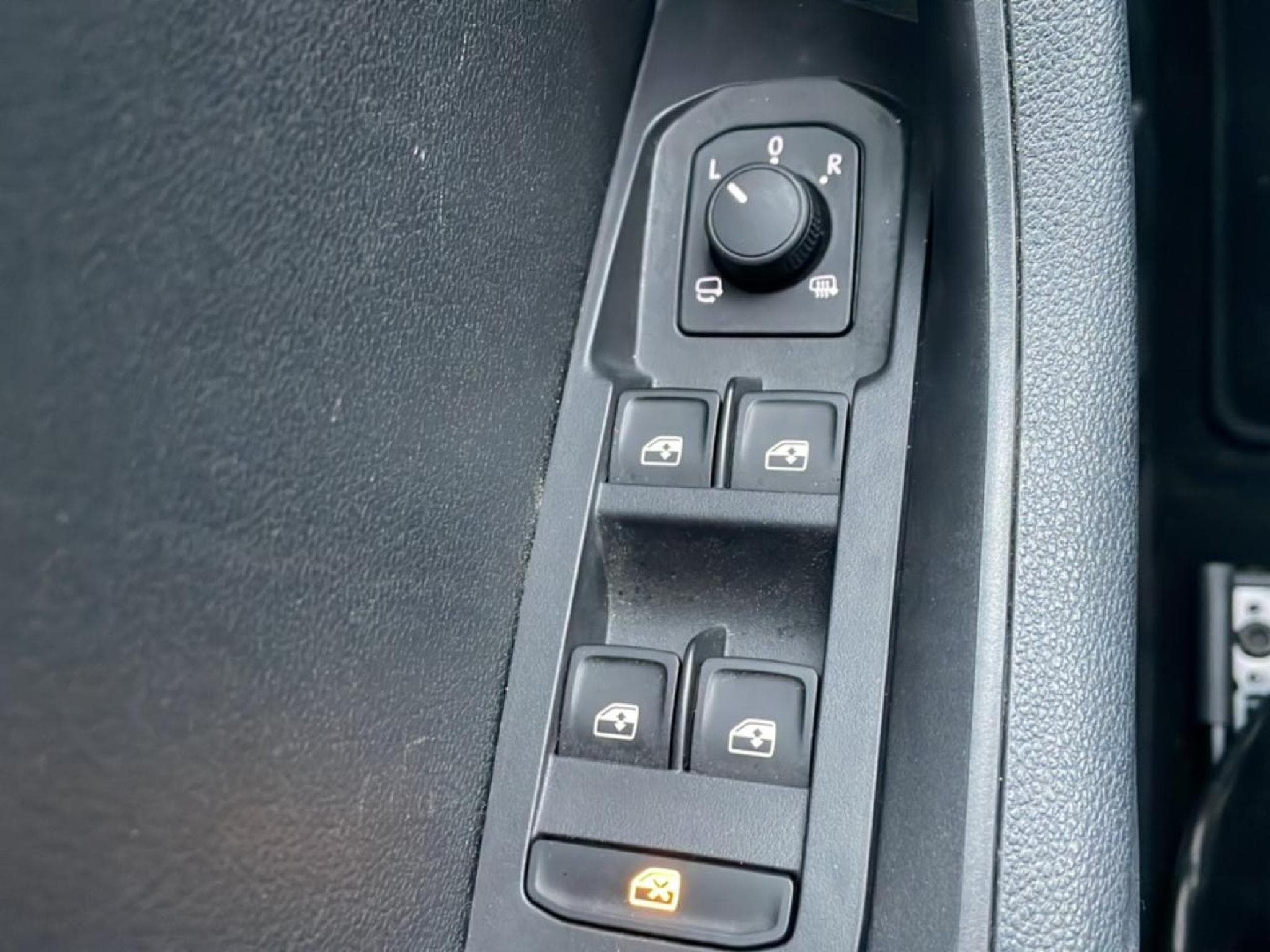 Skoda KAROQ 1.5 TSI 150 SELECTION DSG7 (2025) - Photo 11