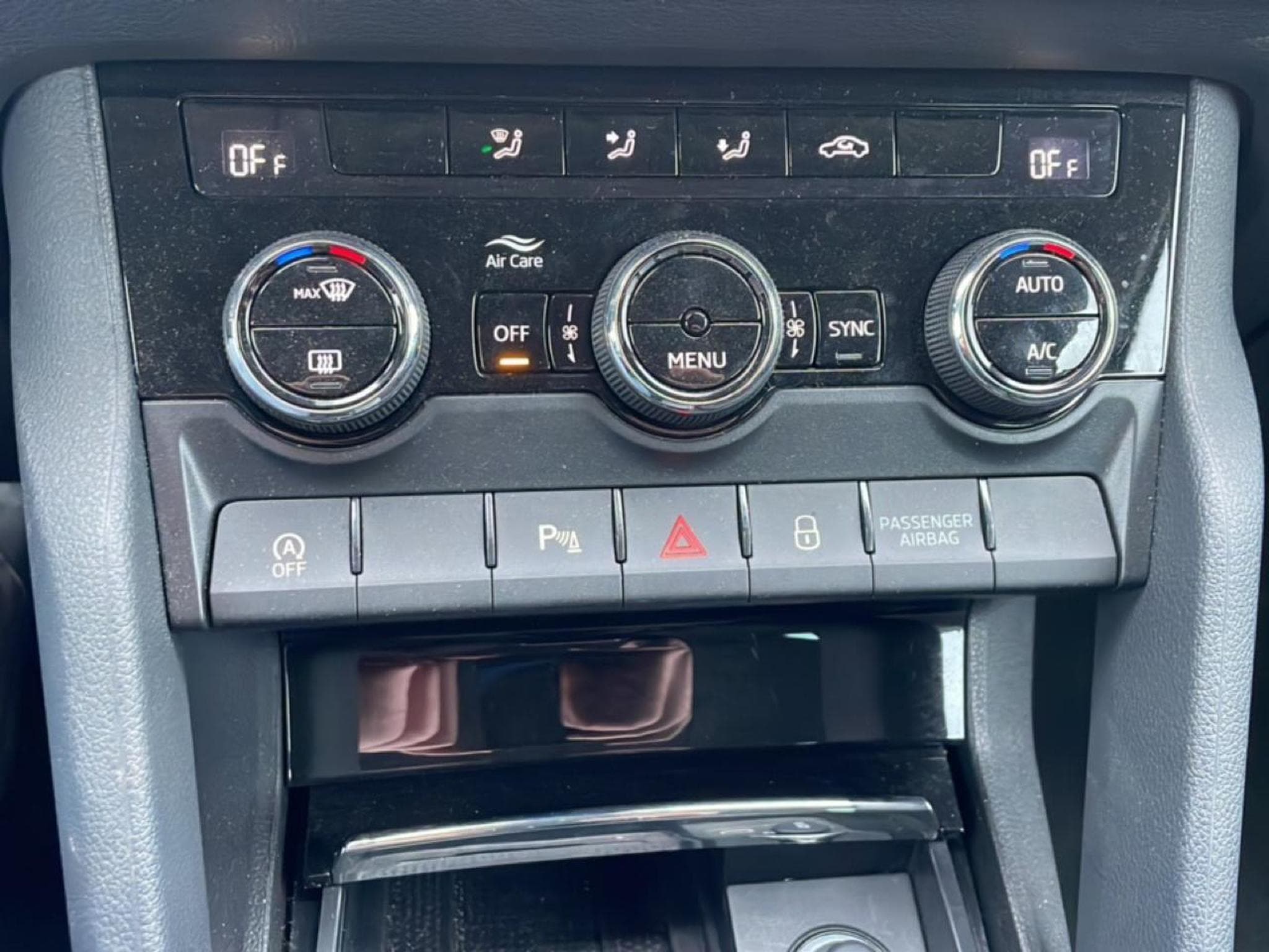 Skoda KAROQ 1.5 TSI 150 SELECTION DSG7 (2025) - Photo 20