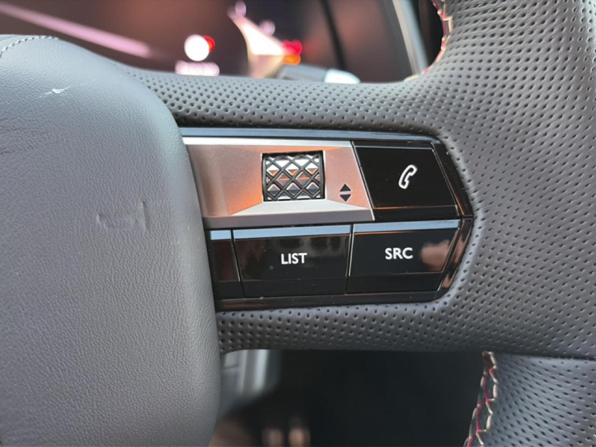 DS Automobiles DS7 1.5 BLUEHDI 130 PERFORMANCE LINE (2026) - Photo 19