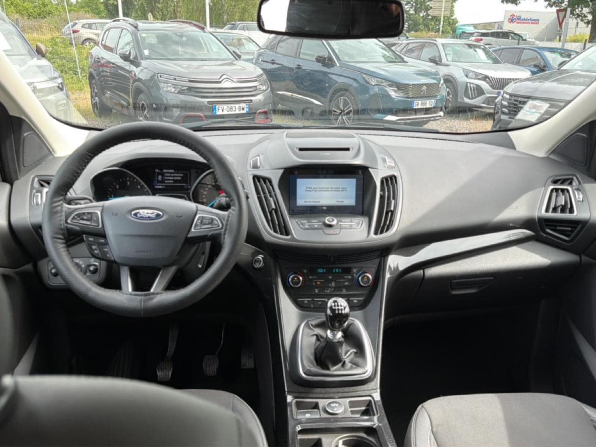 Ford Kuga 1.5 TDCI 120 TITANIUM 4X2 EURO6.2 (2019) - Foto 10