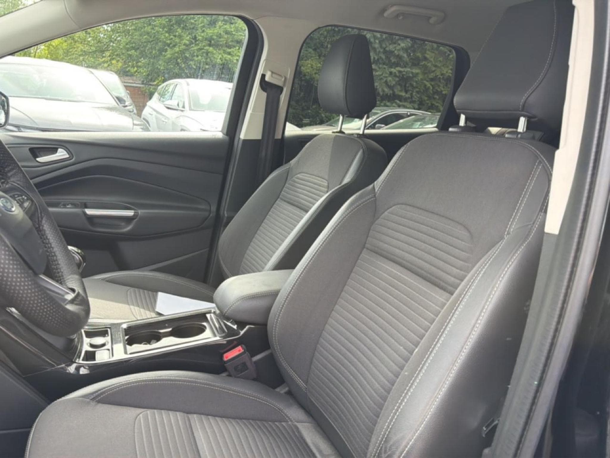 Ford Kuga 1.5 TDCI 120 TITANIUM 4X2 EURO6.2 (2019) - Foto 12