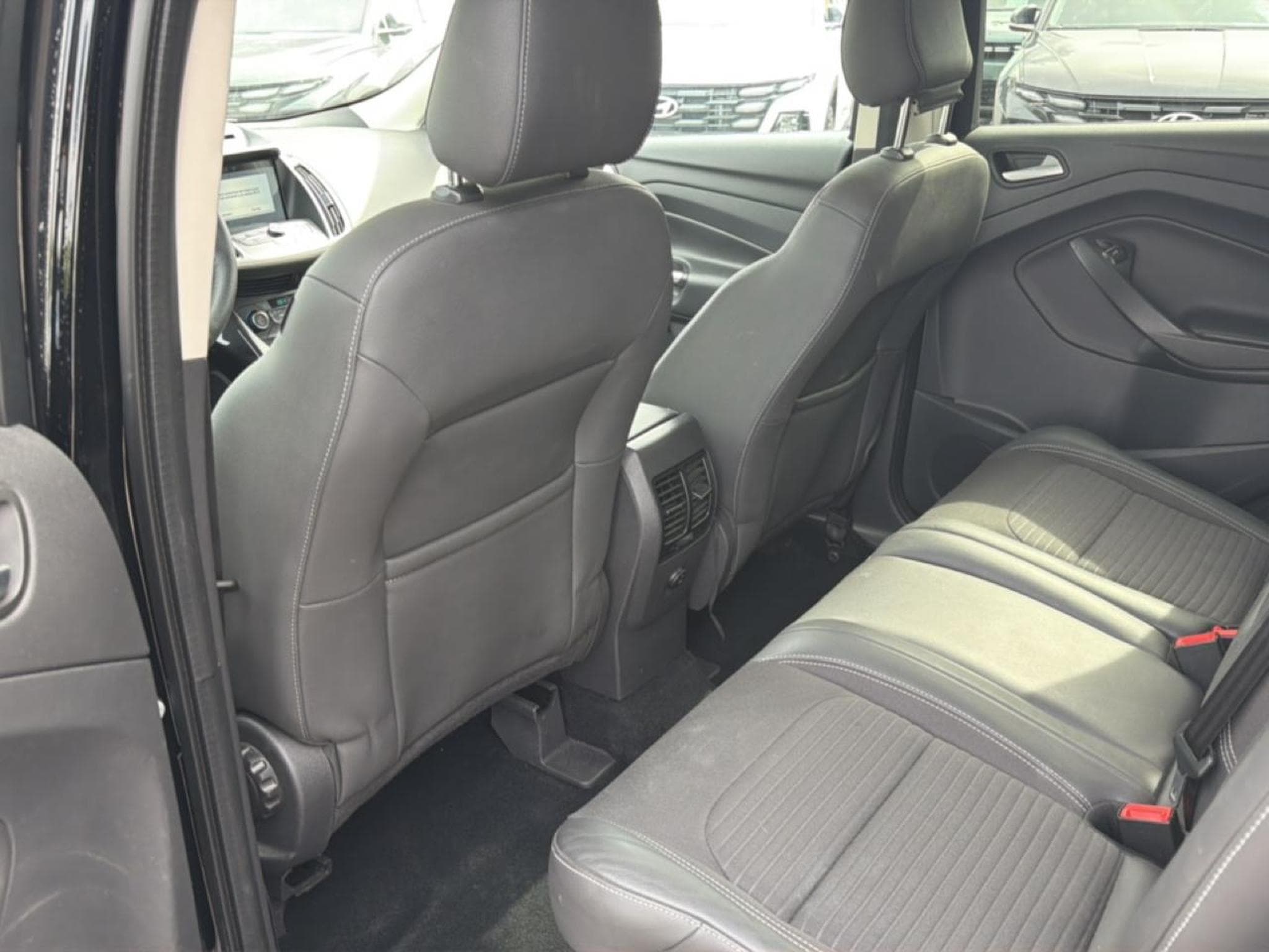 Ford Kuga 1.5 TDCI 120 TITANIUM 4X2 EURO6.2 (2019) - Foto 13