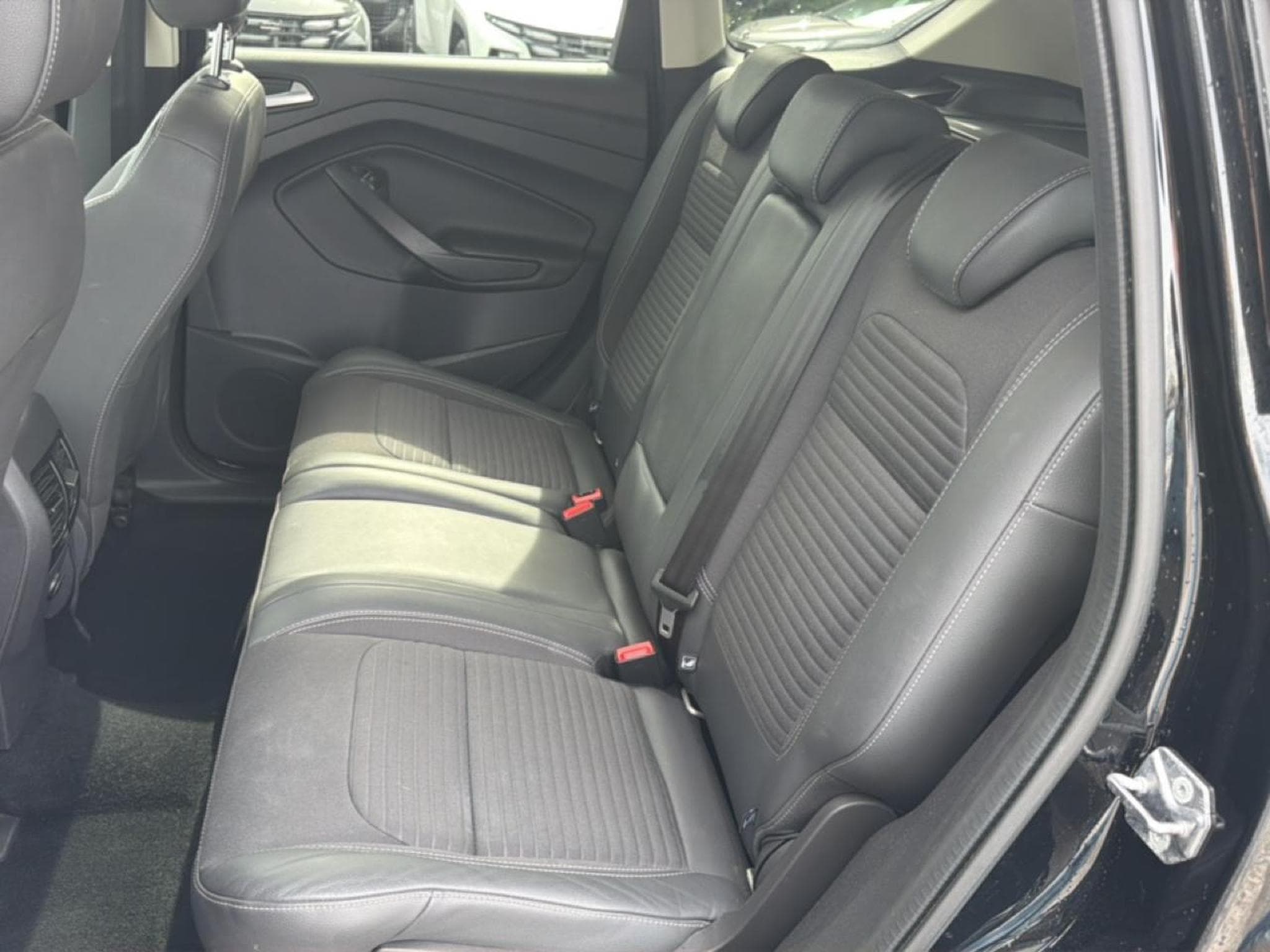 Ford Kuga 1.5 TDCI 120 TITANIUM 4X2 EURO6.2 (2019) - Foto 14