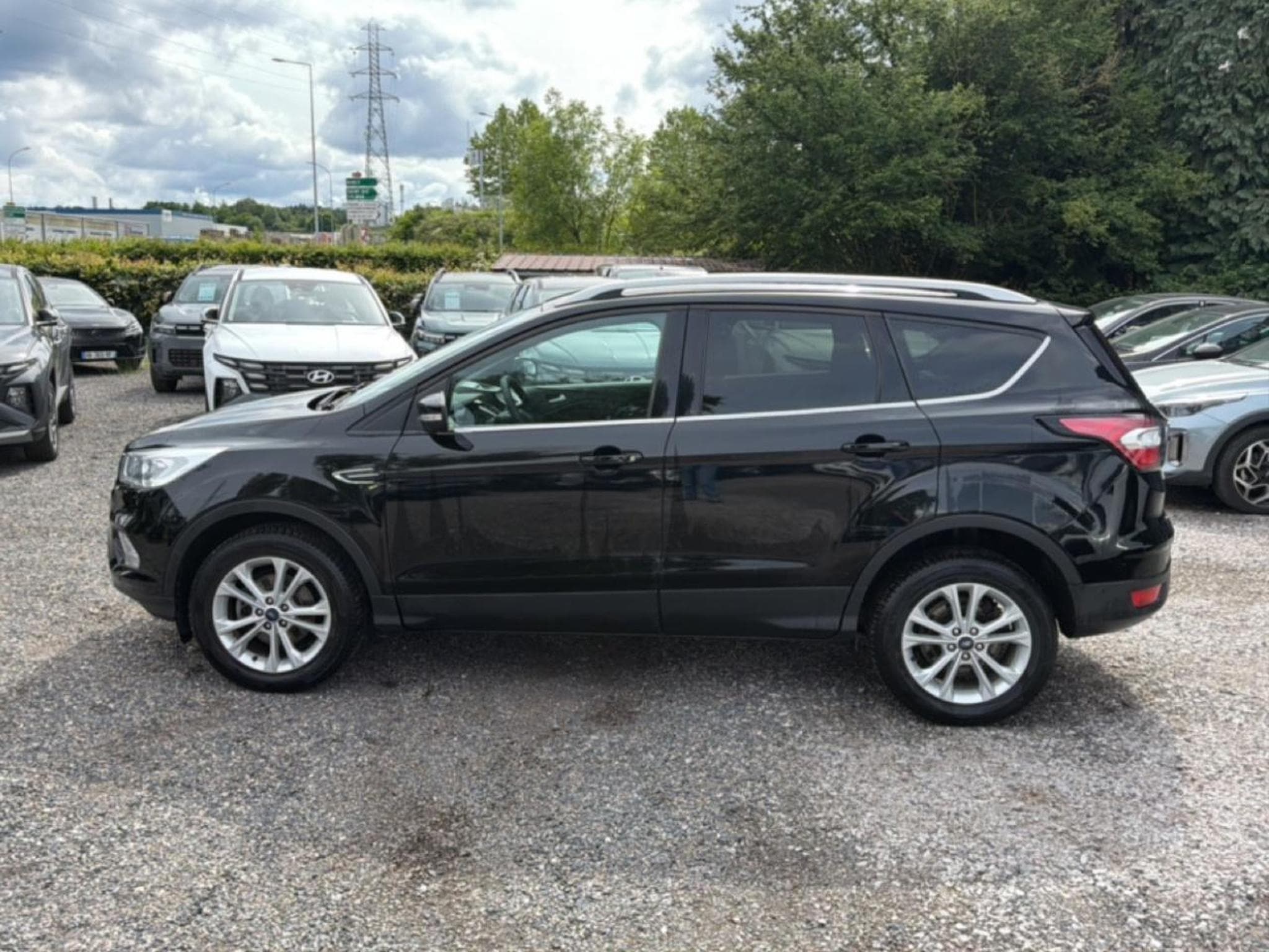 Ford Kuga 1.5 TDCI 120 TITANIUM 4X2 EURO6.2 (2019) - Foto 8