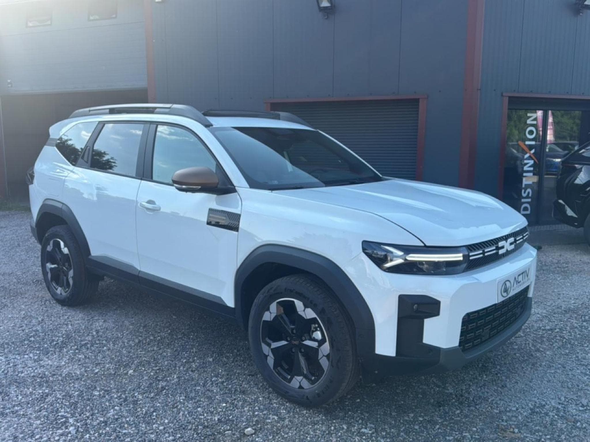Dacia BIGSTER 1.2 MILD HYBRID 140 EXTREME (2026) - Foto 3