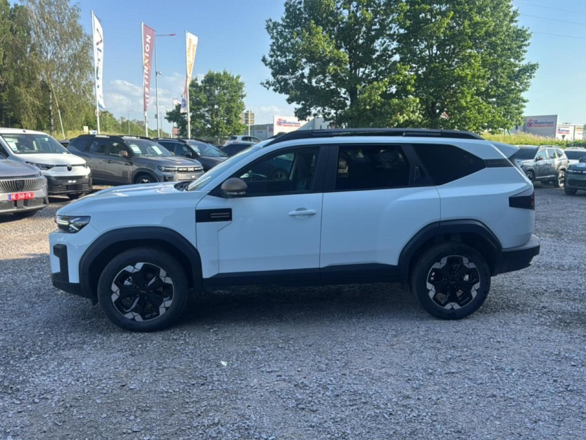 Dacia BIGSTER 1.2 MILD HYBRID 140 EXTREME (2026) - Foto 8