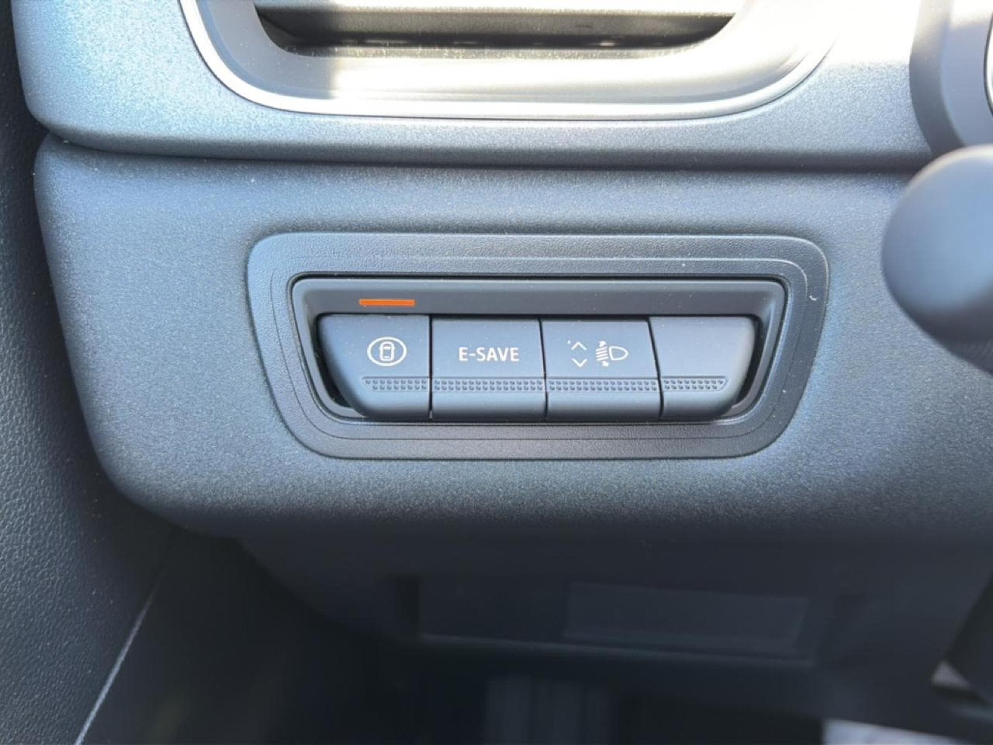 Renault CAPTUR II 1.8 E-TECH FULL HYBRID 160 TECHNO (2026) - Foto 12