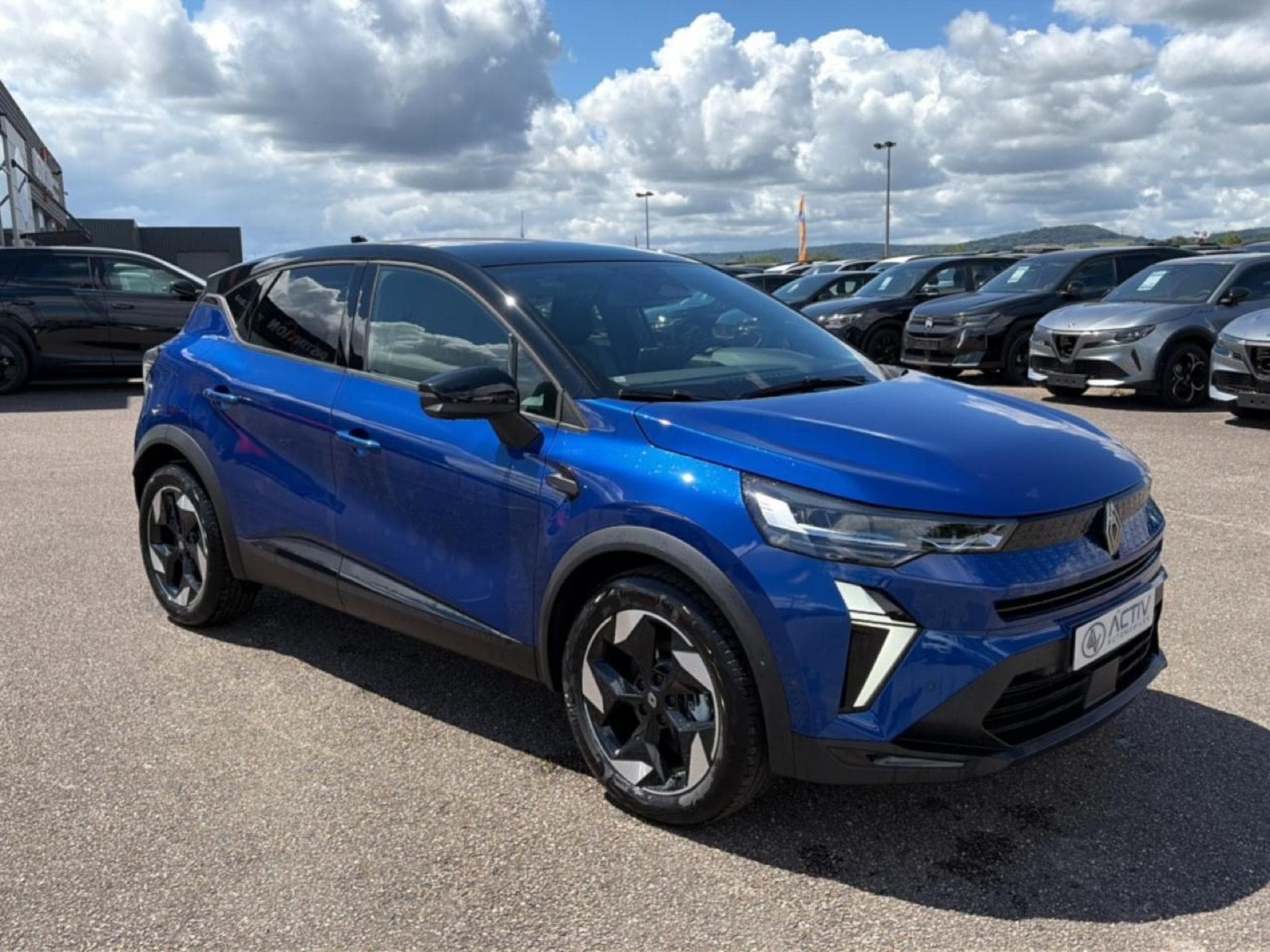 Renault CAPTUR II 1.8 E-TECH FULL HYBRID 160 TECHNO (2026) - Foto 3