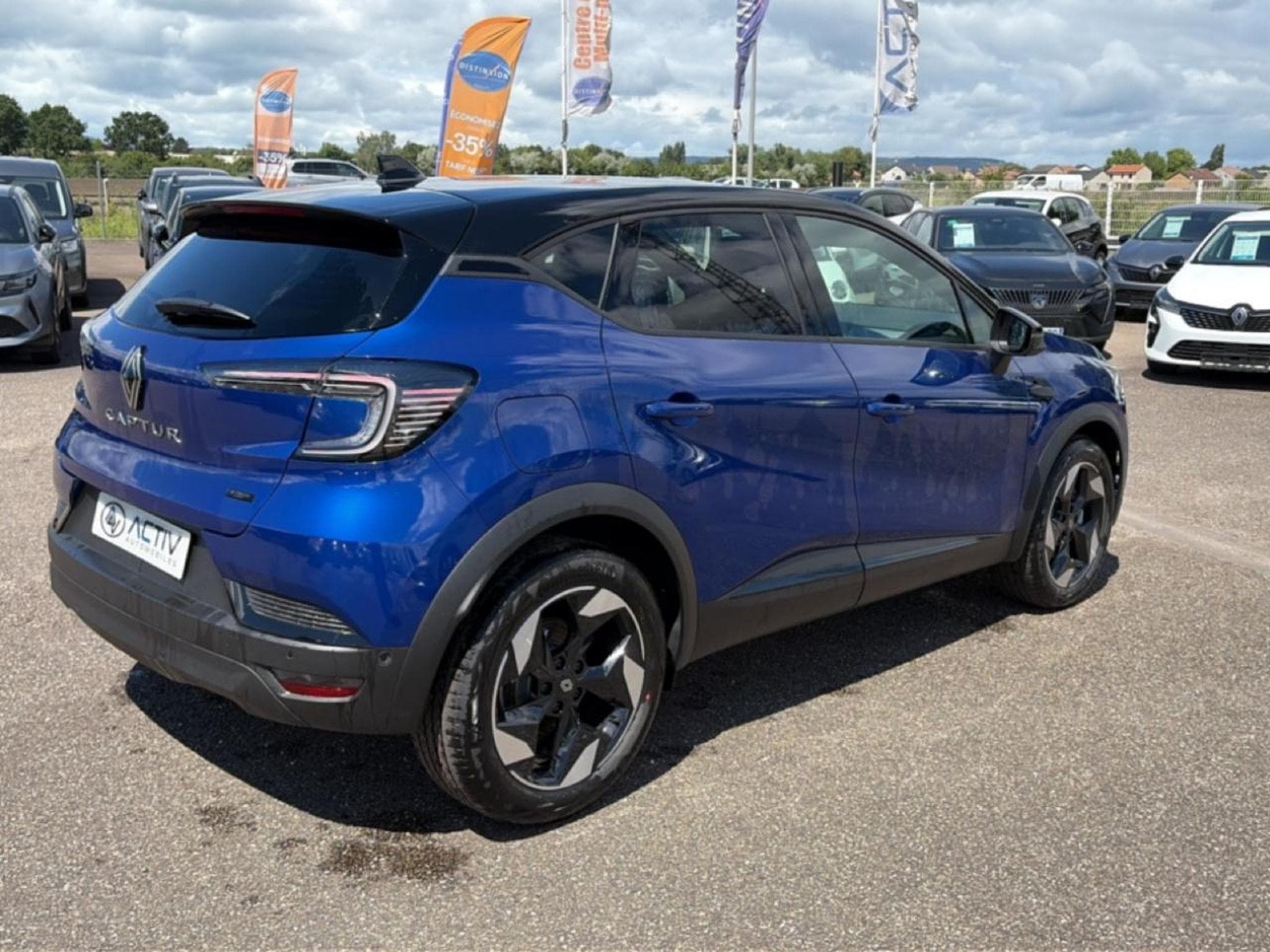 Renault CAPTUR II 1.8 E-TECH FULL HYBRID 160 TECHNO (2026) - Foto 5