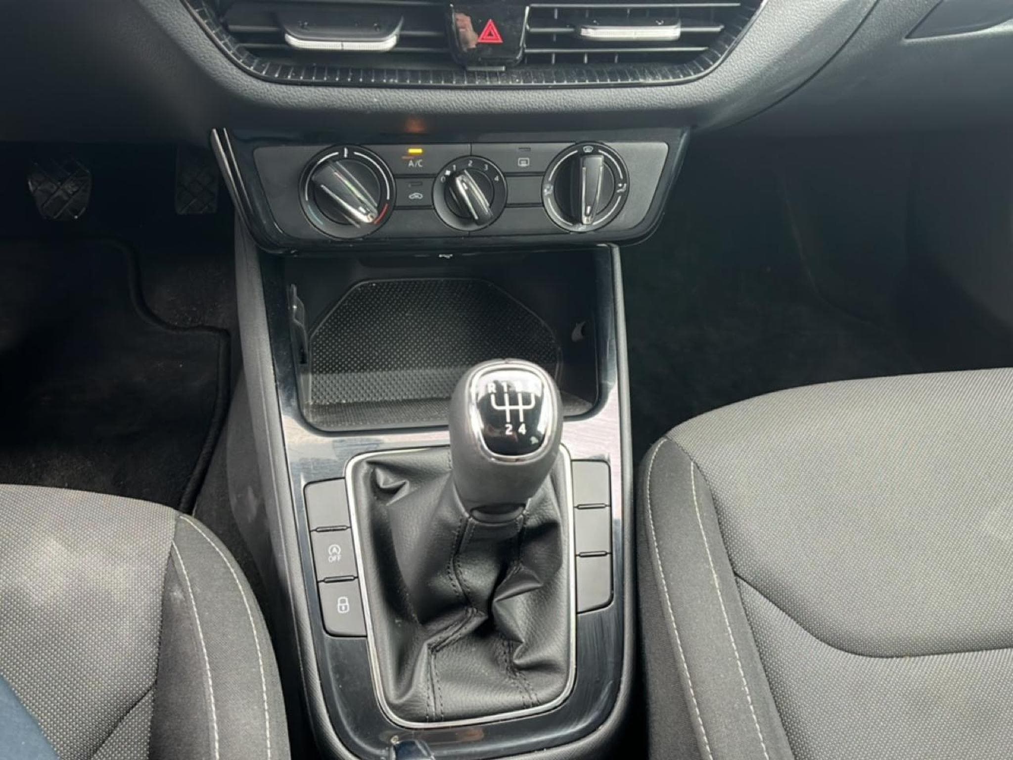 Skoda FABIA 1.0 TSI EVO2 95 SELECTION (2025) - Foto 18