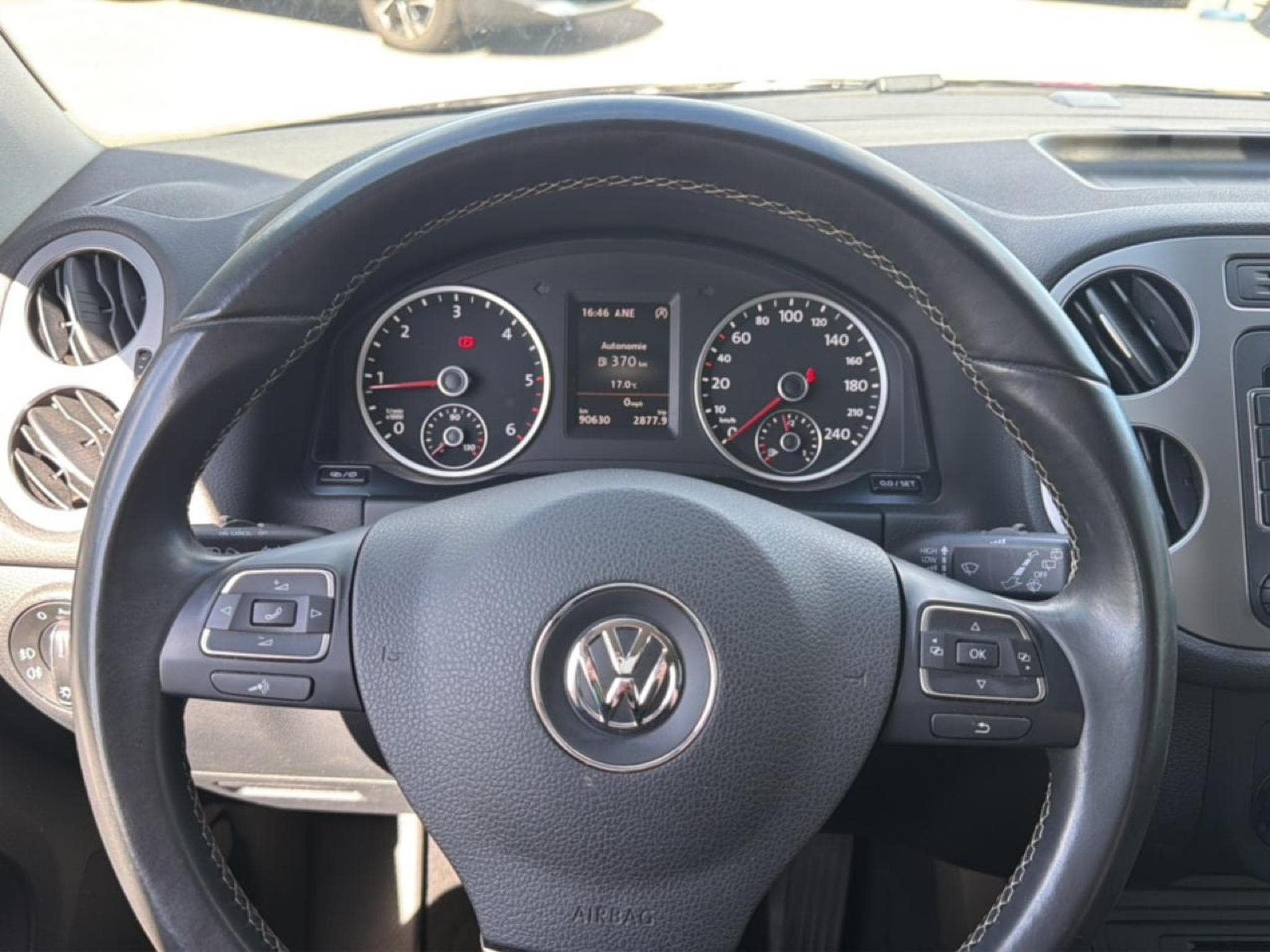 VW TIGUAN 2.0 TDI 110 BLUEMOTION TECHNOLOGY FAP LOUNGE (2015) - Foto 19