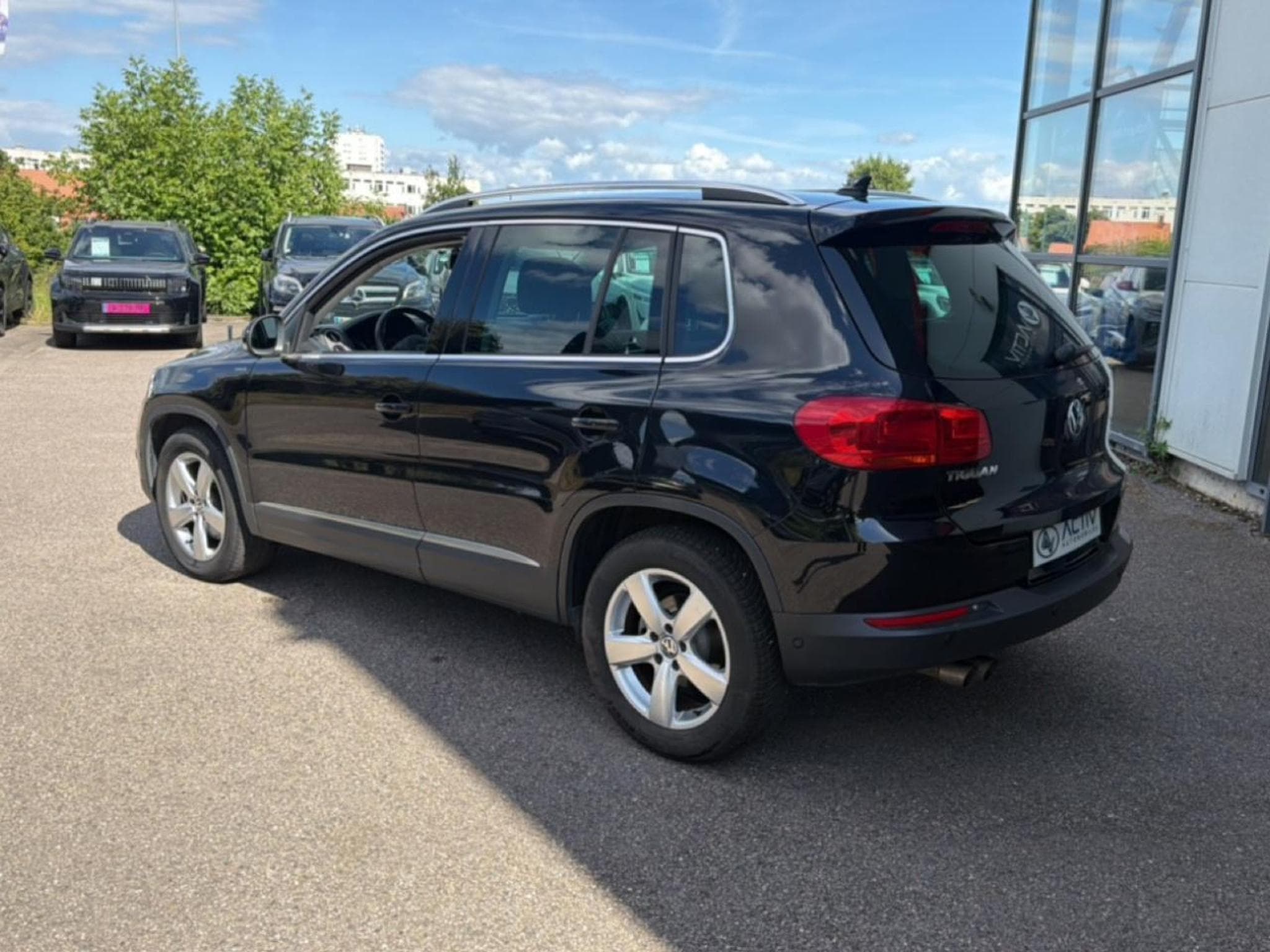 VW TIGUAN 2.0 TDI 110 BLUEMOTION TECHNOLOGY FAP LOUNGE (2015) - Foto 8