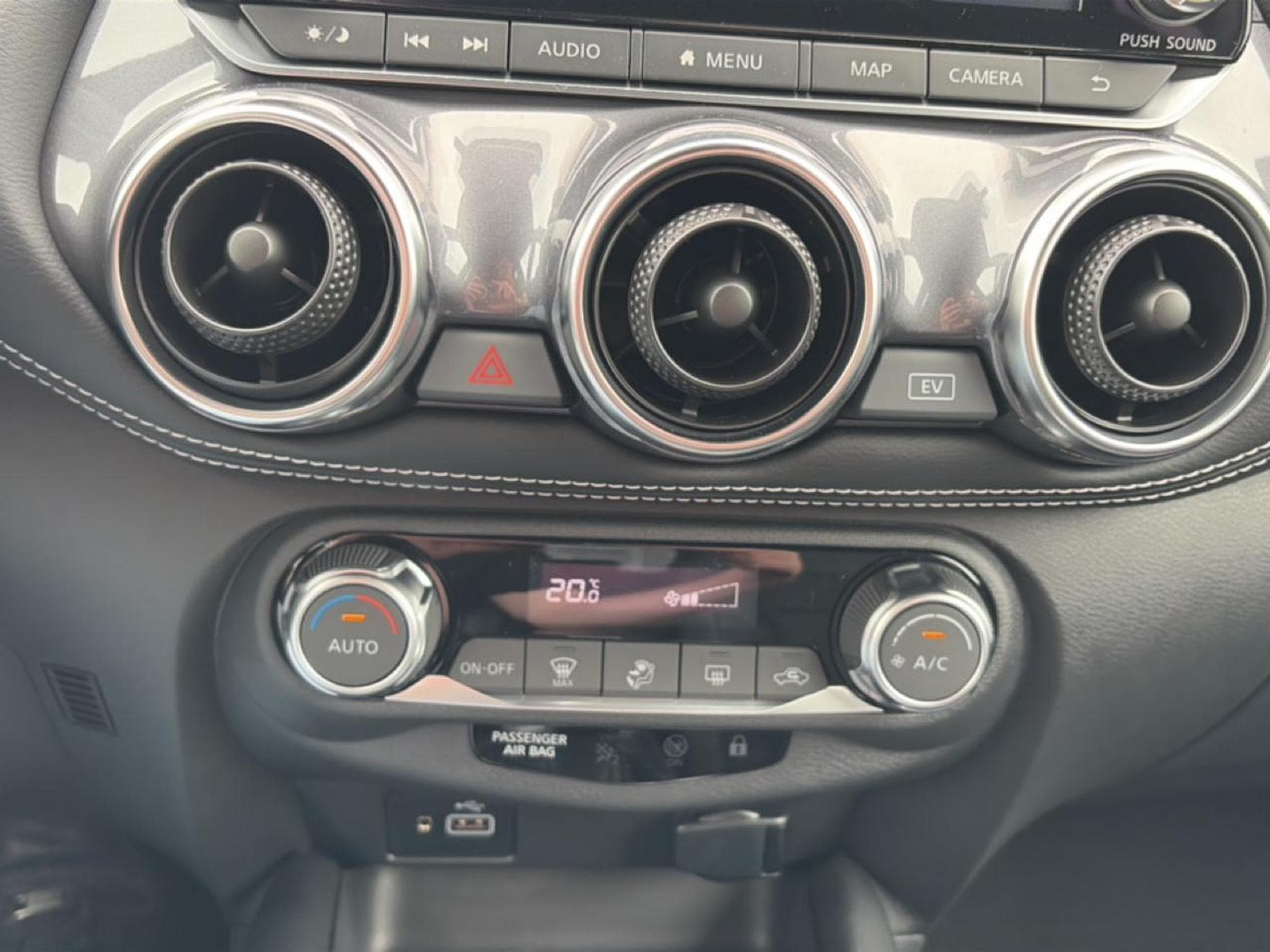Nissan JUKE 1.6 HYBRID 143 N-CONNECTA (2023) - Foto 20