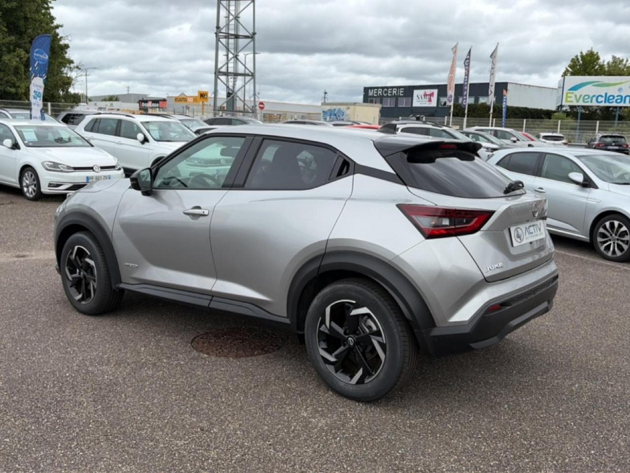 Nissan JUKE 1.6 HYBRID 143 N-CONNECTA (2023) - Foto 7