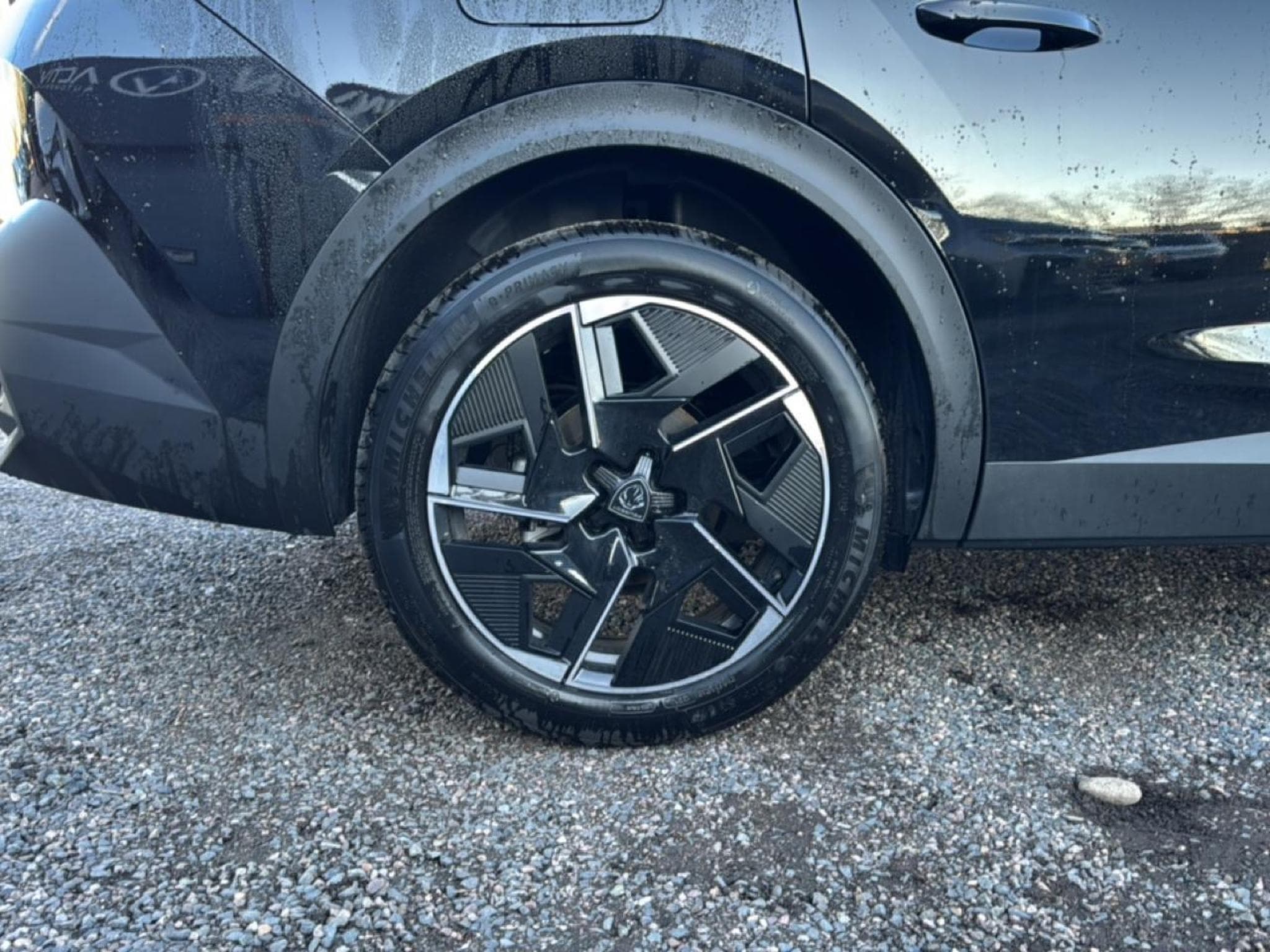 Peugeot 408 HYBRID 145 GT E-DCS6 (2025) - Foto 11
