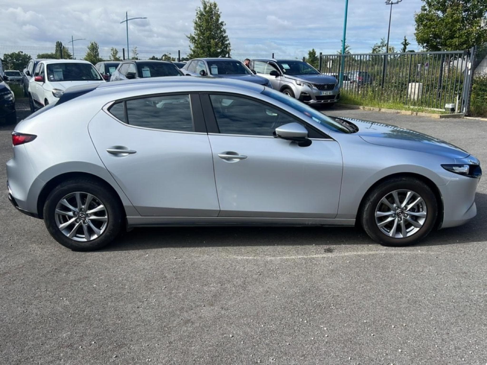 Mazda MAZDA 3 2.0 E-SKYACTIV-G M-HYBRID 122 BUSINESS EXECUTIVE BVA 2022 (2023) - Foto 4