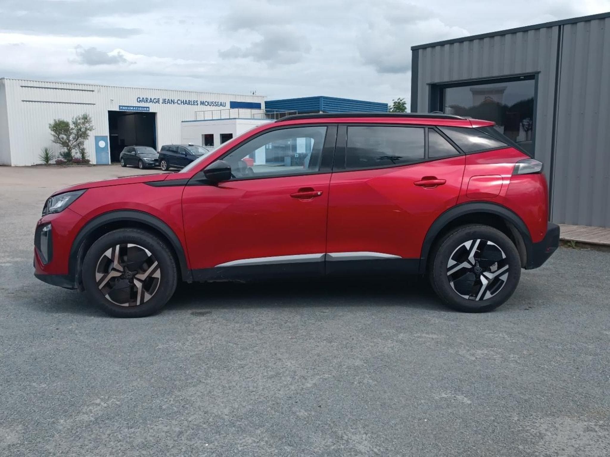 Peugeot 2008 1.2 100 ALLURE (2025) - Foto 8