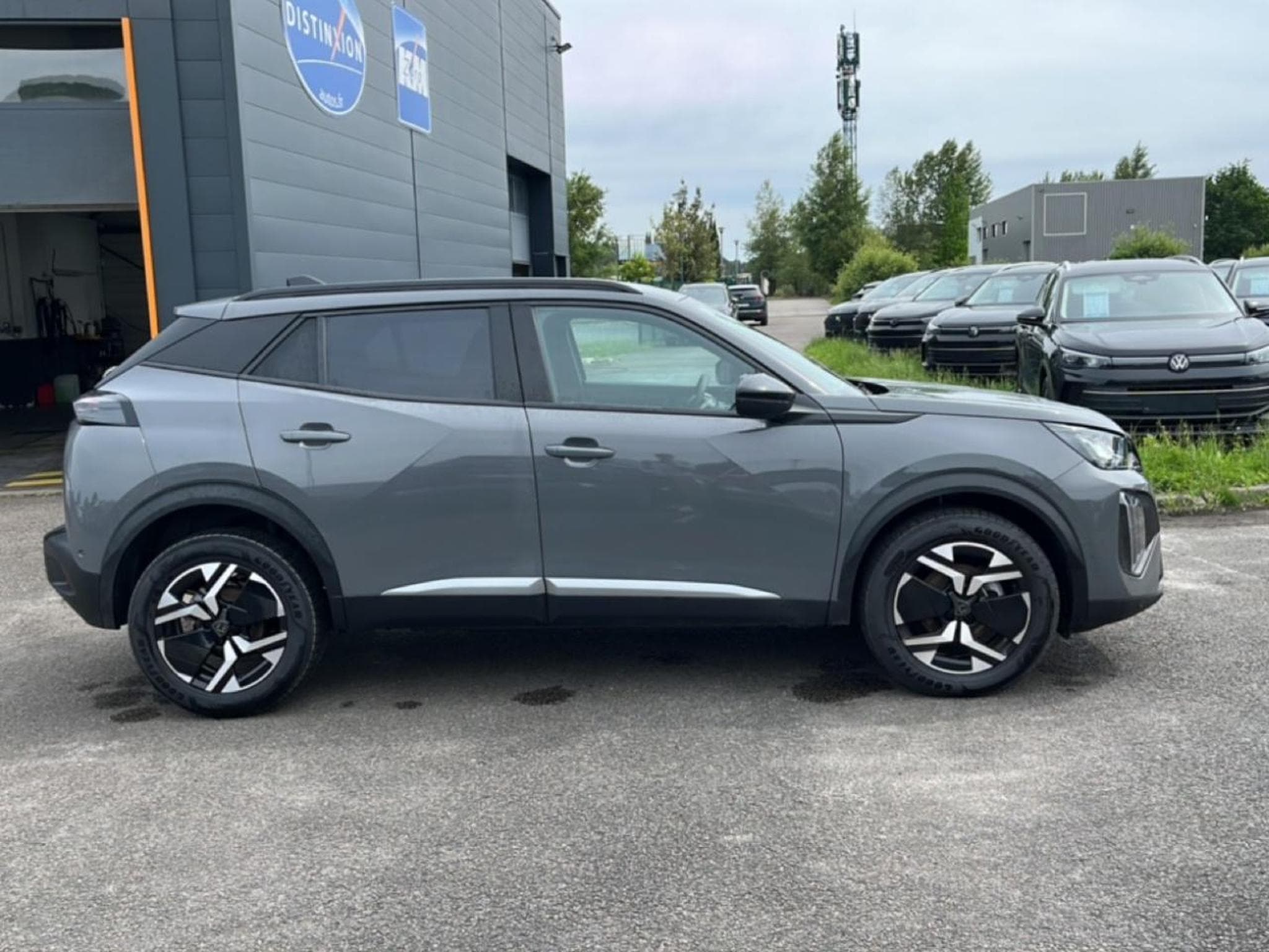 Peugeot 2008 1.2 100 ALLURE (2025) - Foto 4