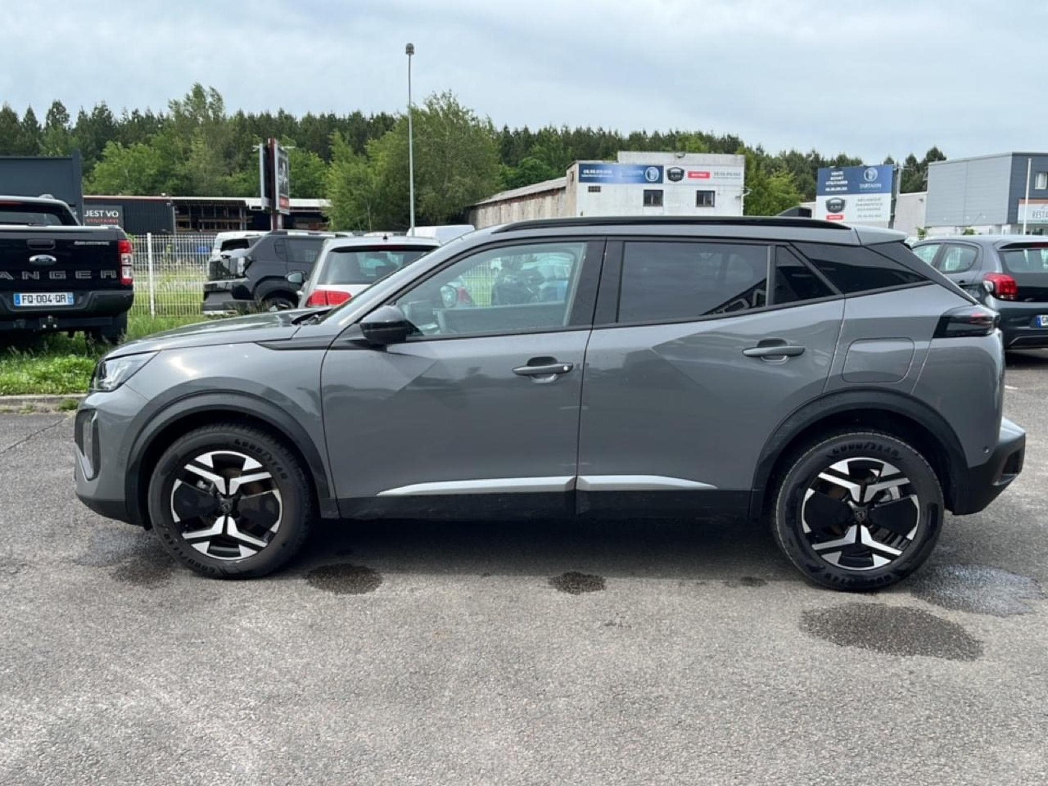 Peugeot 2008 1.2 100 ALLURE (2025) - Foto 8