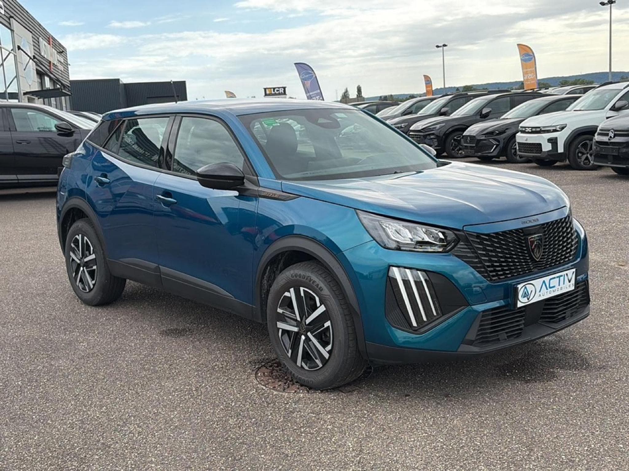 Peugeot 2008 1.2 100 STYLE (2025) - Foto 3