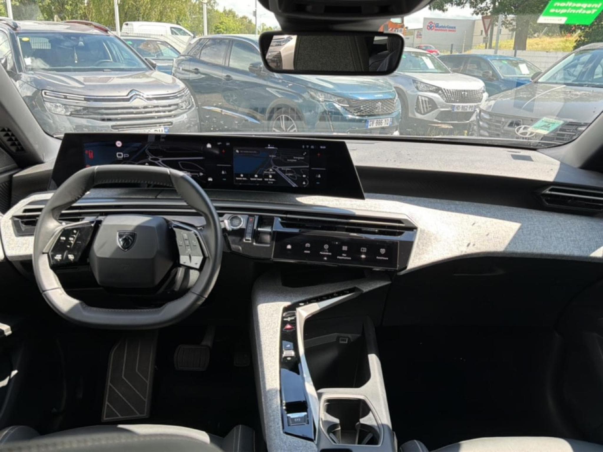 Peugeot 5008 HYBRID 145 ALLURE E-DCS6 (2025) - Foto 10