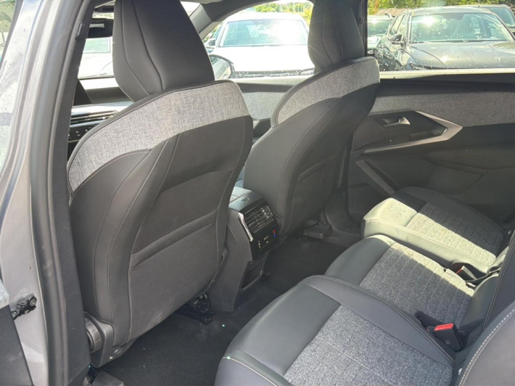 Peugeot 5008 HYBRID 145 ALLURE E-DCS6 (2025) - Foto 13