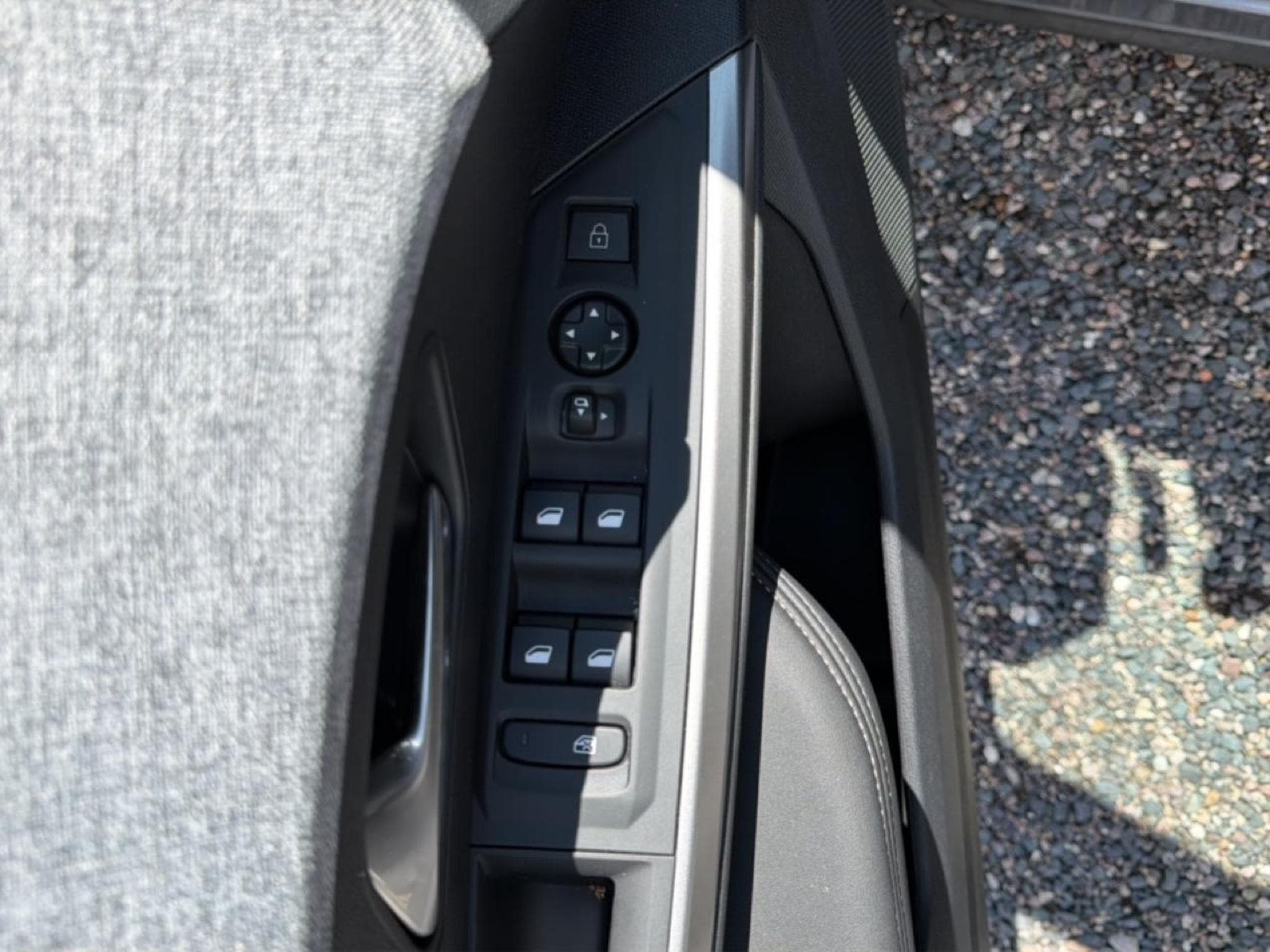 Peugeot 5008 HYBRID 145 ALLURE E-DCS6 (2025) - Foto 16