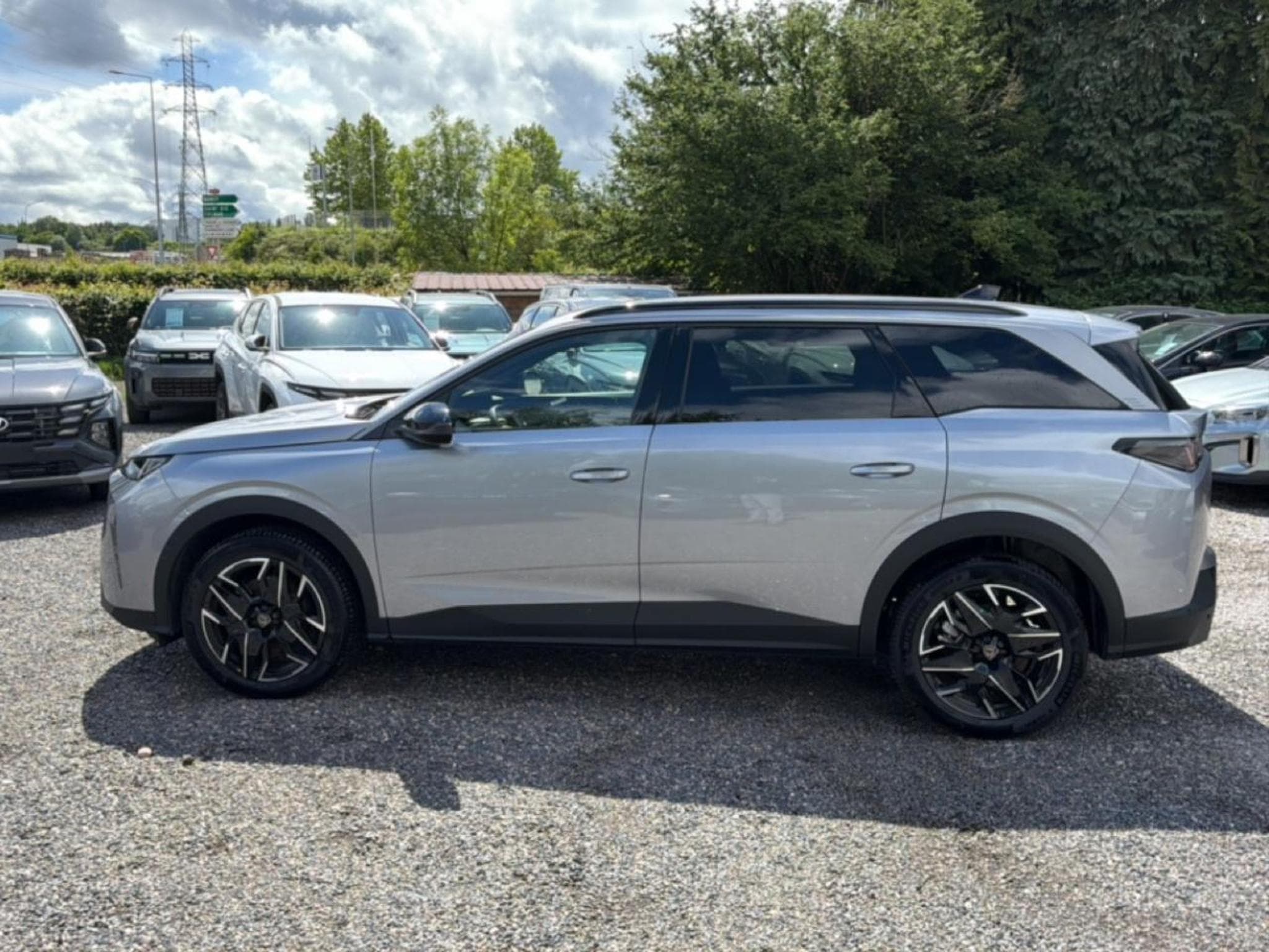 Peugeot 5008 HYBRID 145 ALLURE E-DCS6 (2025) - Foto 8