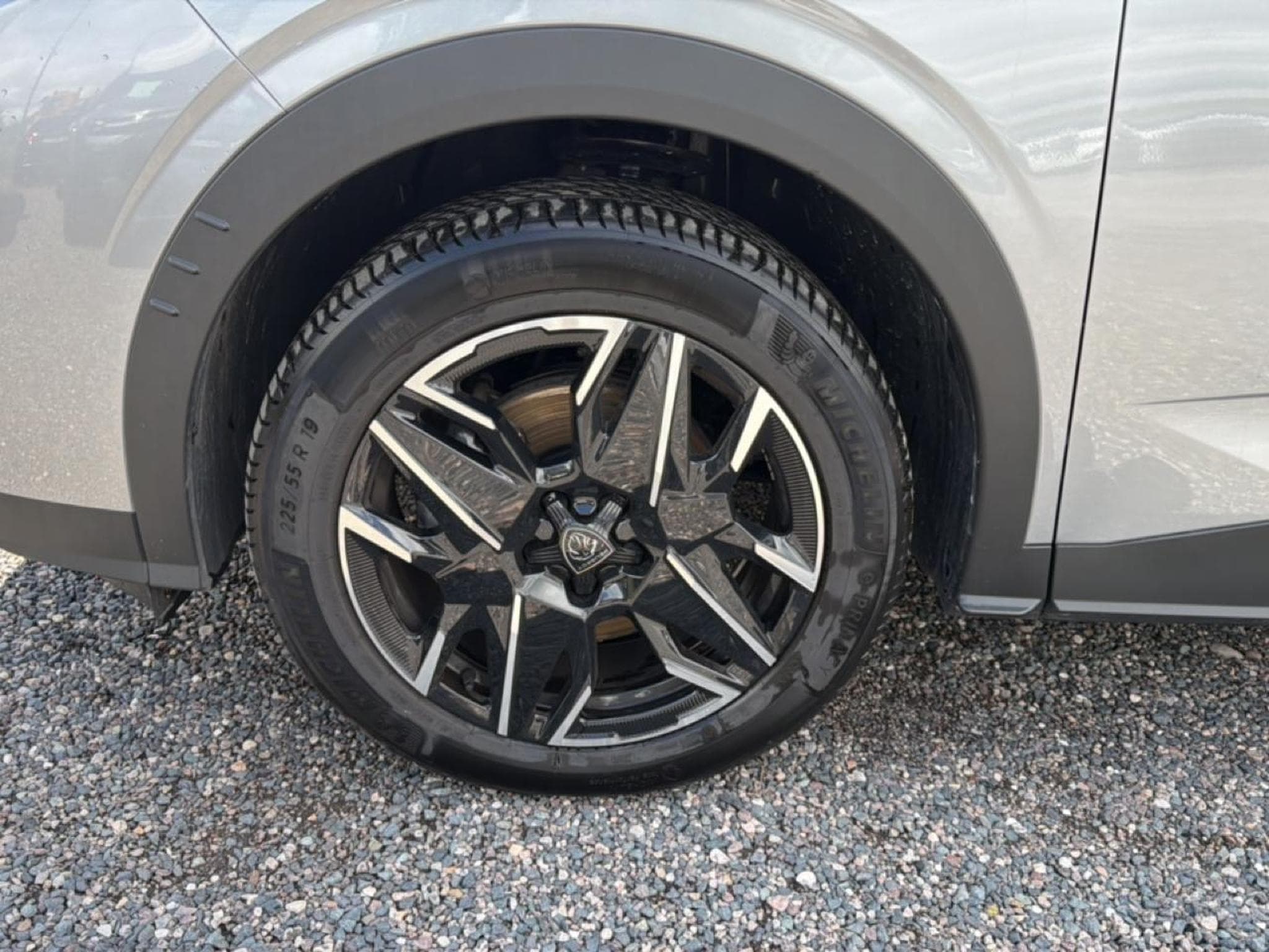 Peugeot 5008 HYBRID 145 ALLURE E-DCS6 (2025) - Foto 9