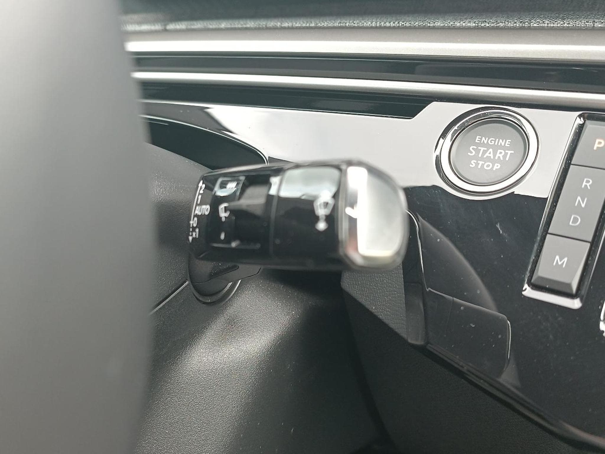 Peugeot 3008 1.2 HYBRID 145 ALLURE E-DCS6 (2025) - Foto 12