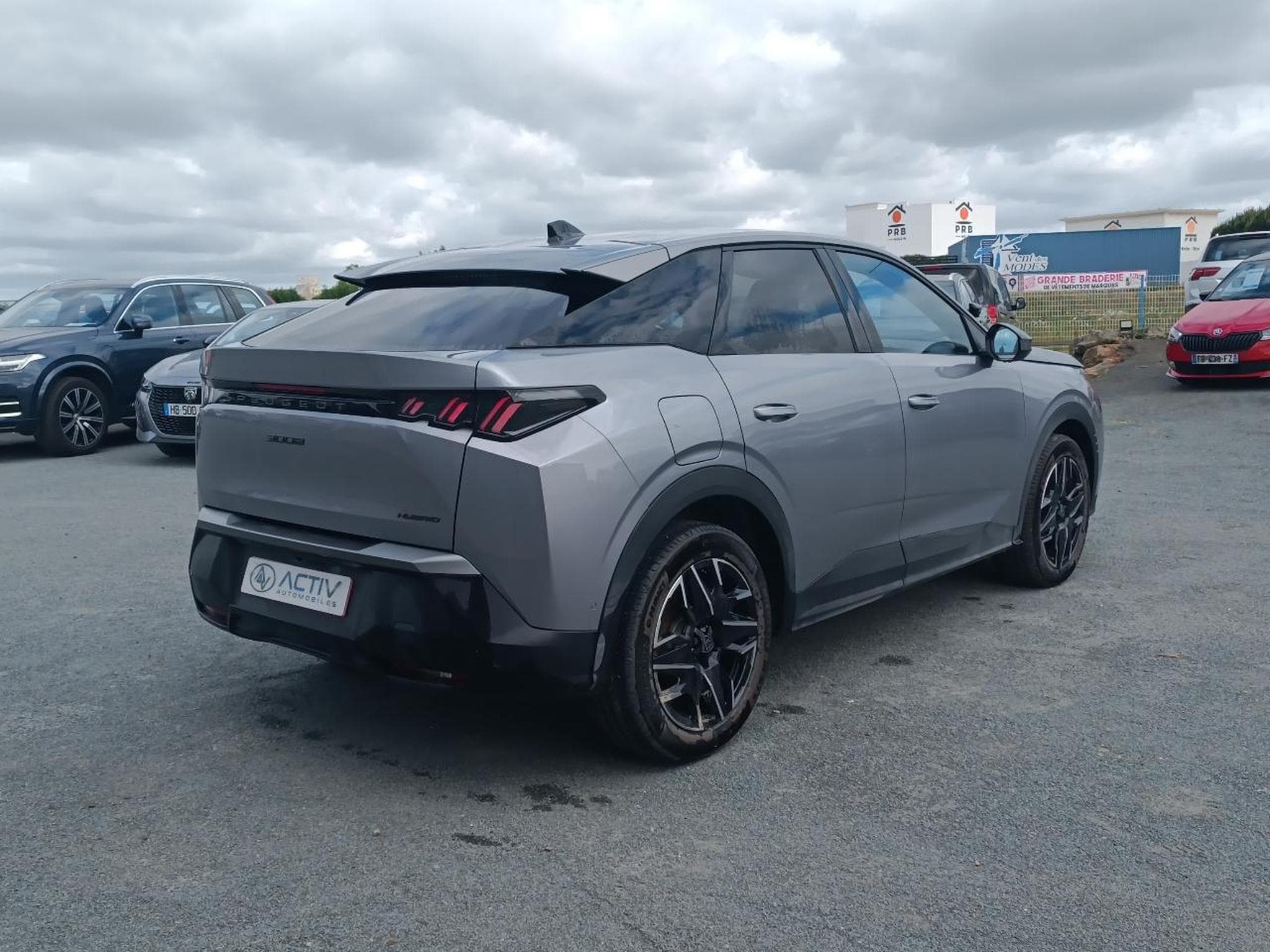 Peugeot 3008 1.2 HYBRID 145 ALLURE E-DCS6 (2025) - Foto 5